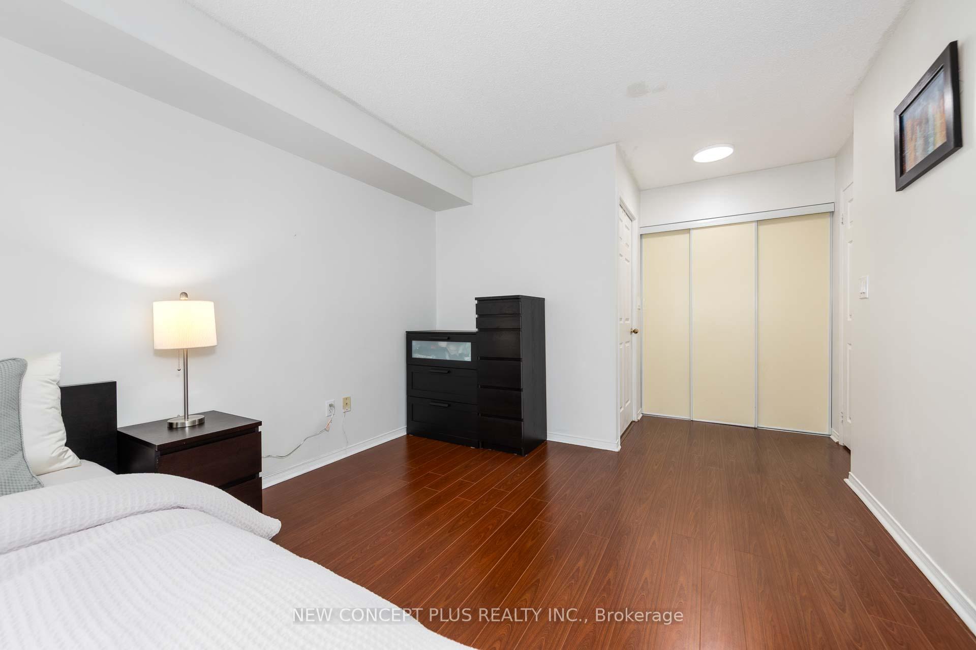2 Bedrooms Condo at 39 Pemberton, Toronto For sale