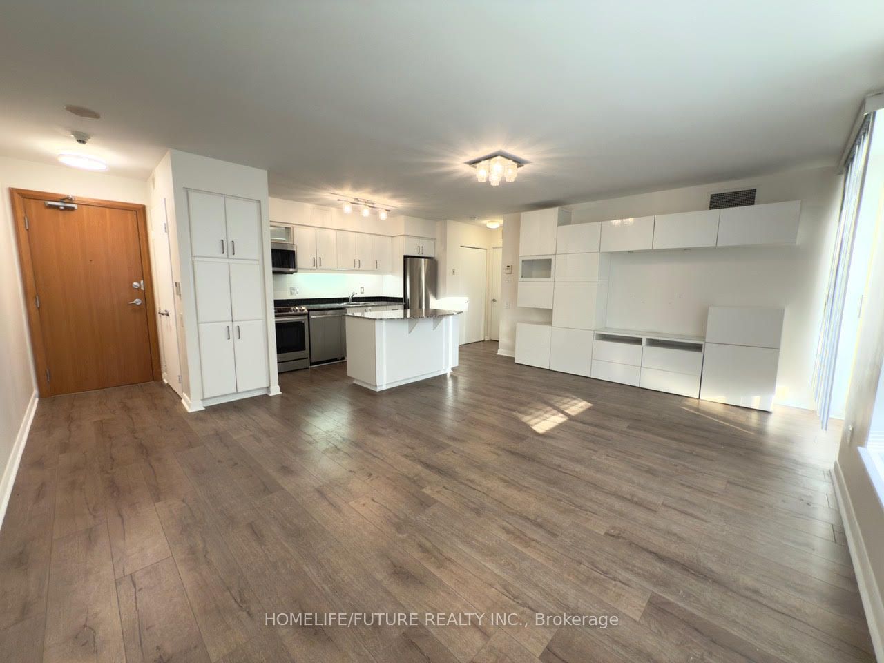 33 Sheppard Avenue E, #806