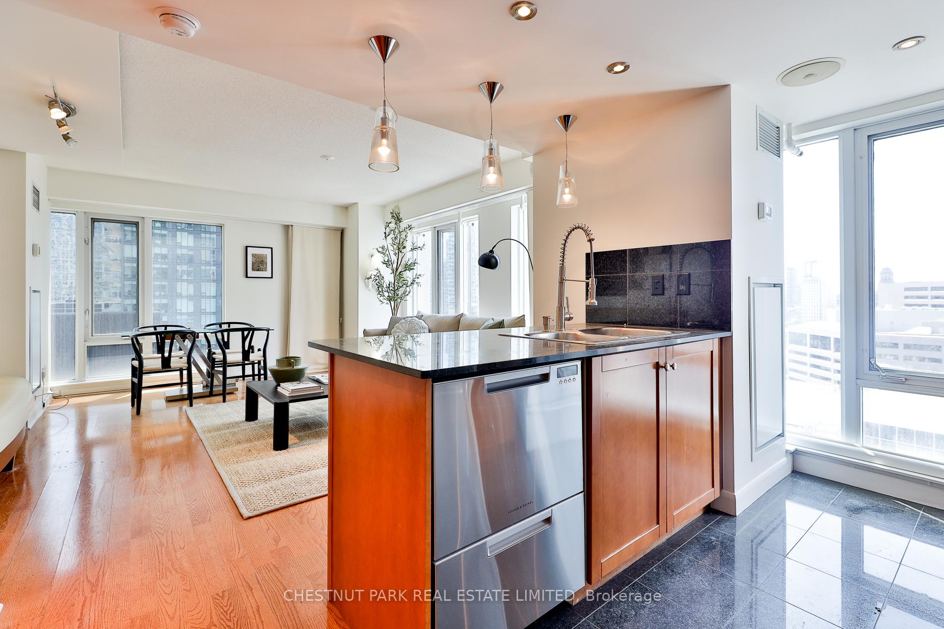 3 Bedrooms Co-op at 210 Victoria, Toronto For sale