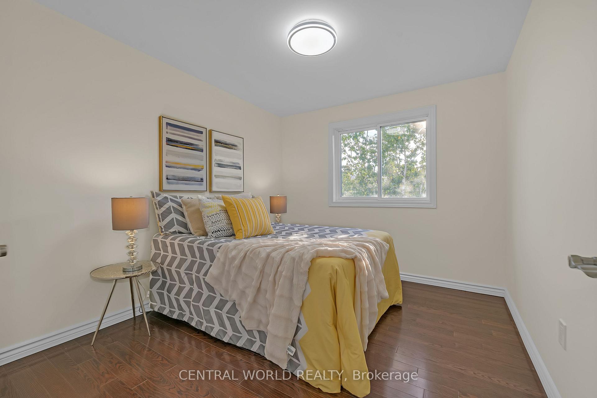 5 Bedrooms Condo at 21 Vega Starway,  Toronto For sale