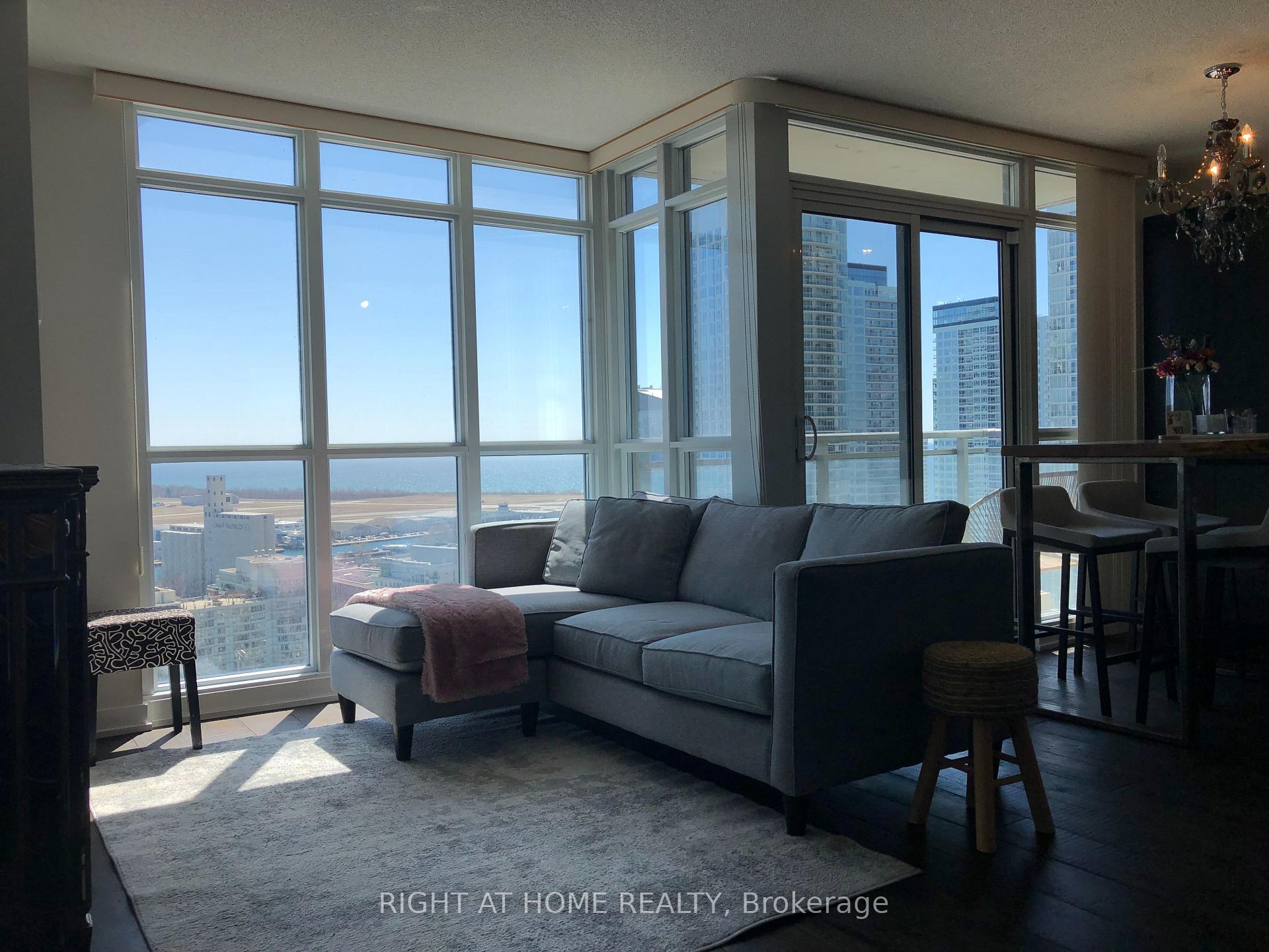 2 Bedrooms Condo at 15 Iceboat,  Toronto For sale