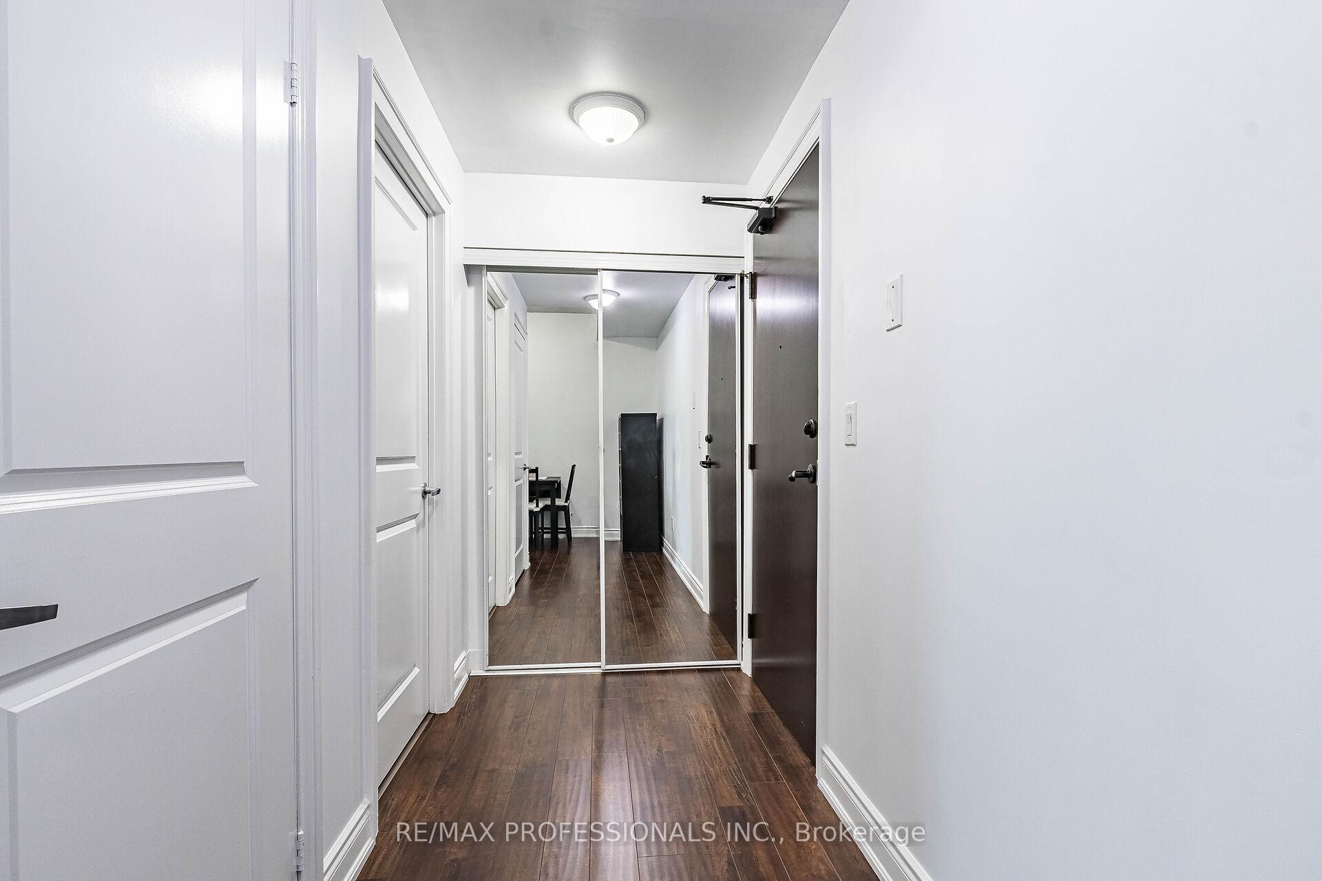 #2302 – 385 Prince Of Wales Drive, Mississauga, ON L5B 0C6