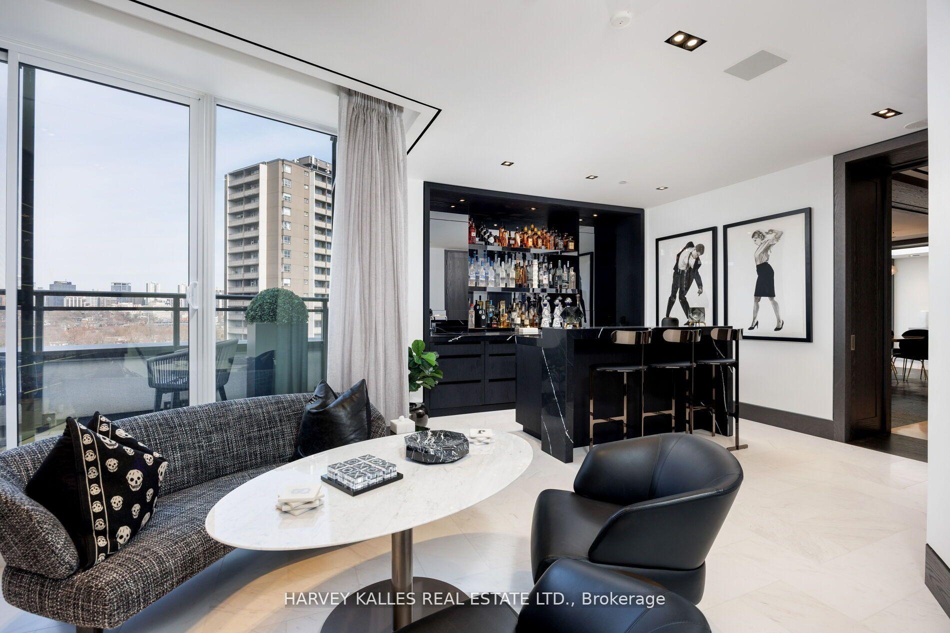 4 Bedrooms Condo at 181 Davenport, Toronto For sale