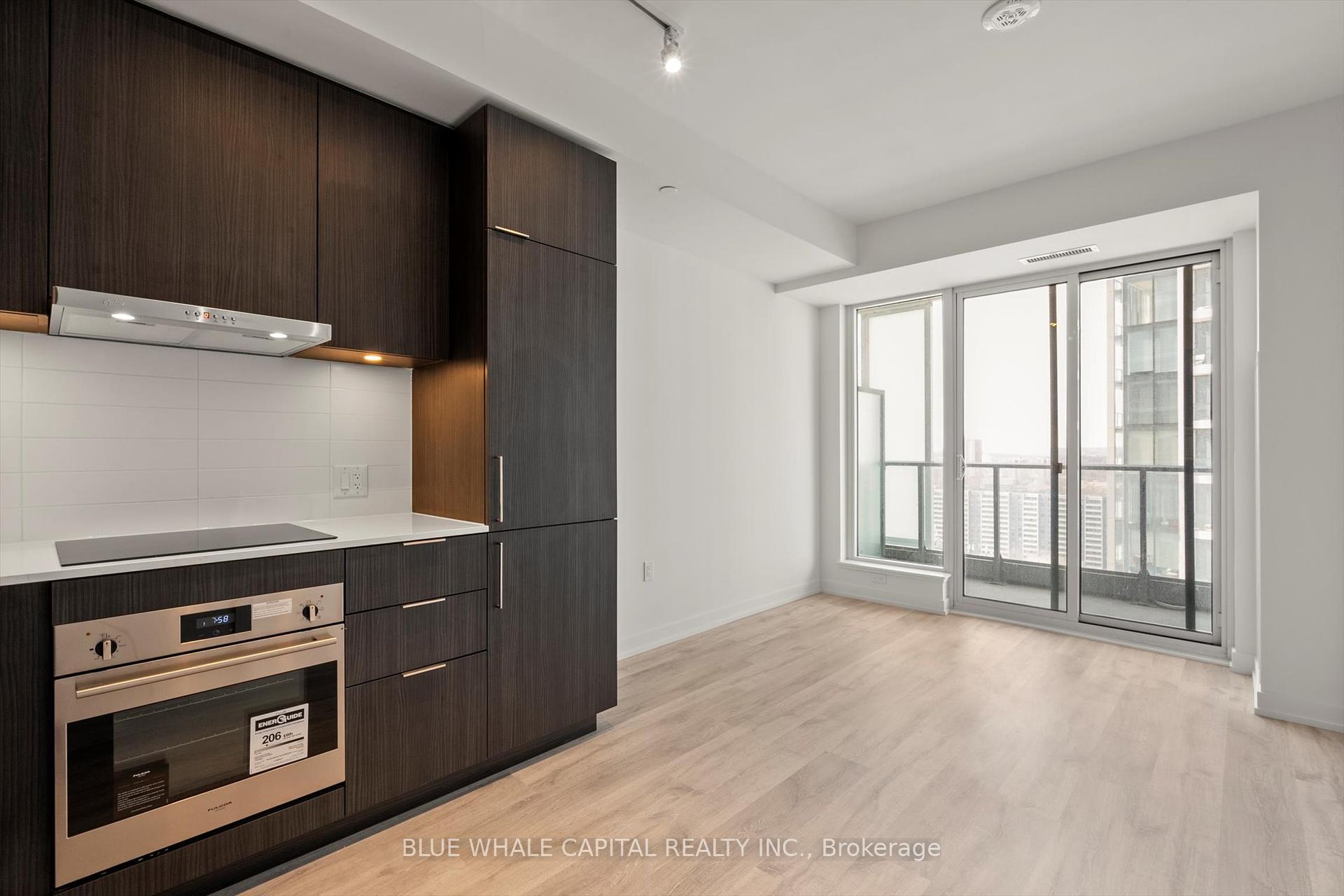 2 Bedrooms Condo at 8 Olympic Garden,  Toronto For sale