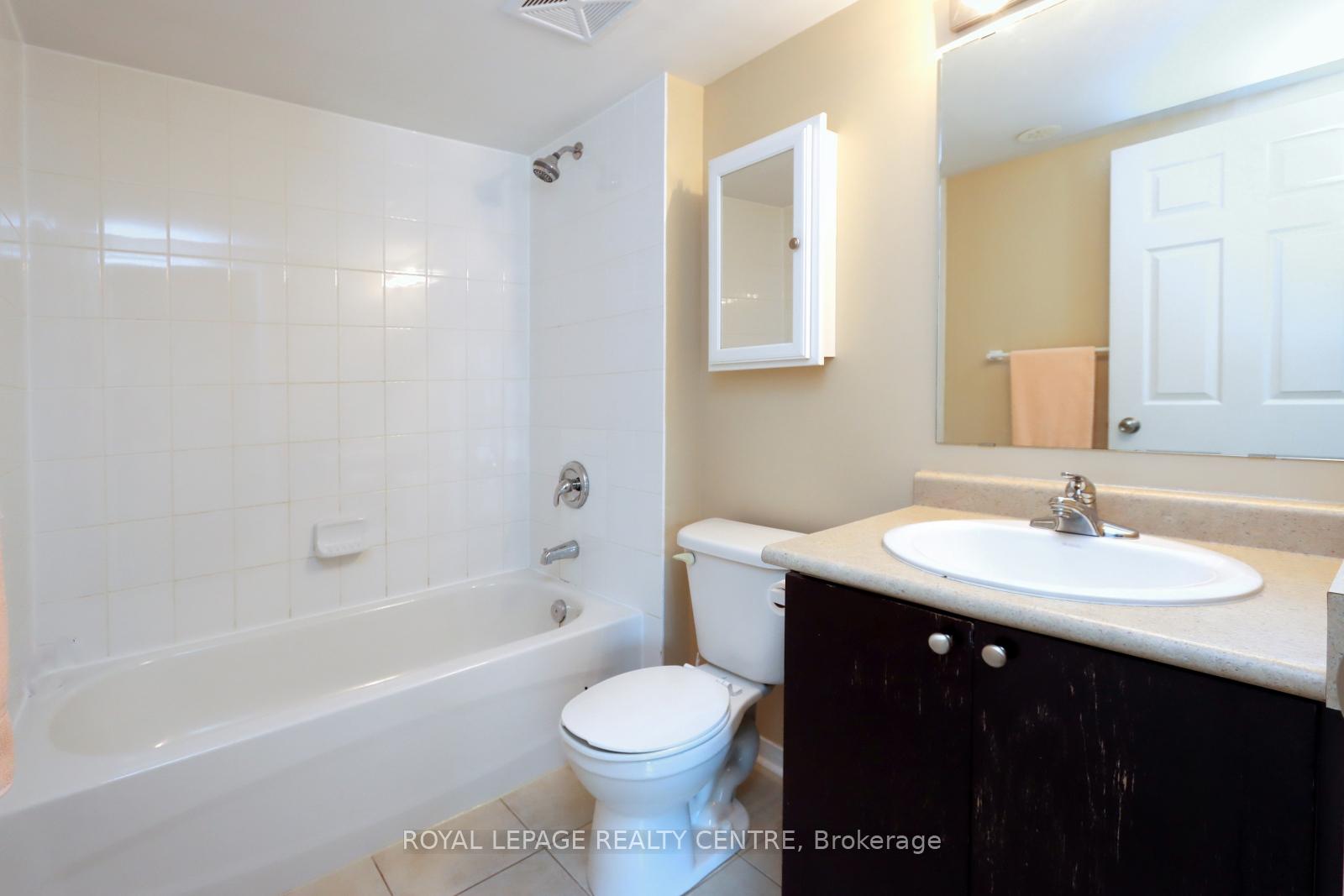 2 Bedrooms Condo at 5100 Winston Churchill, Mississauga For sale
