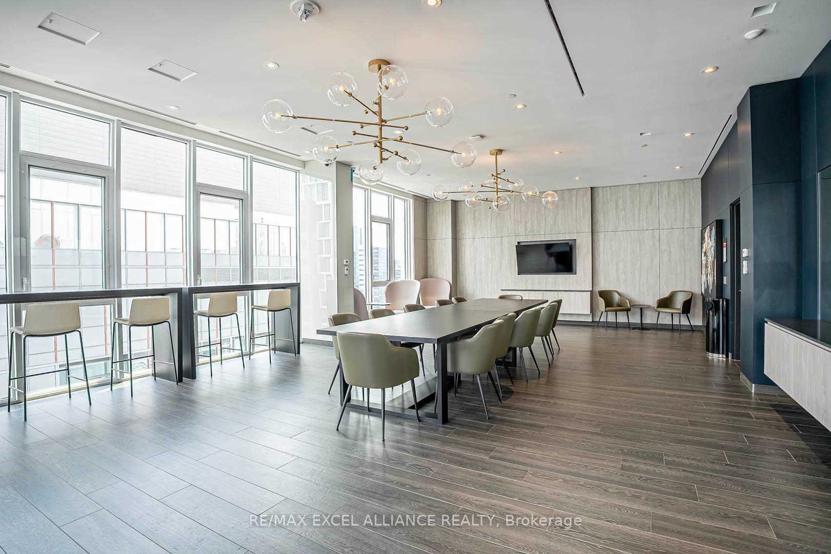 2 Bedrooms Condo at 357 King,  Toronto For sale