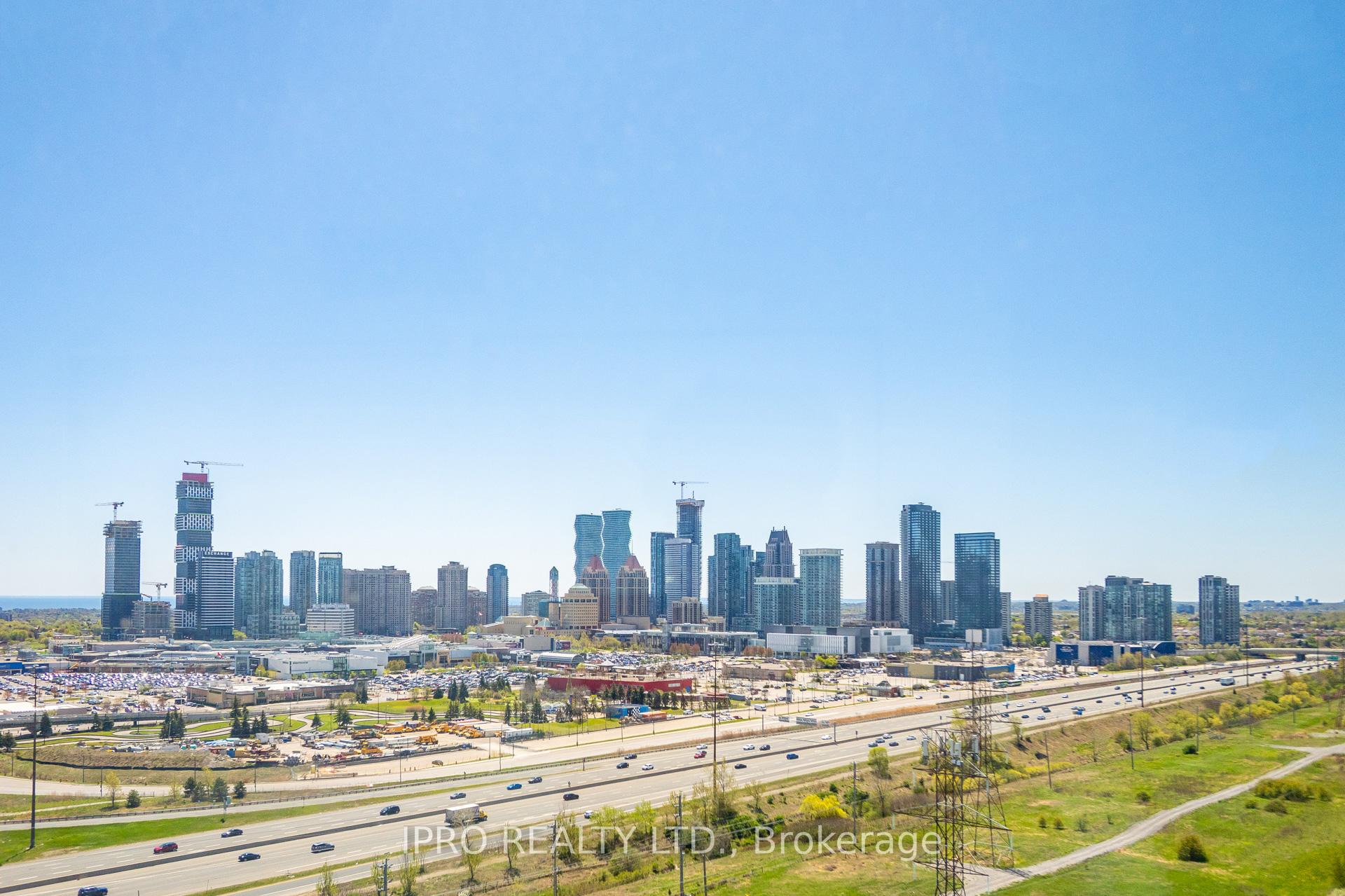 3 Bedrooms Condo at 4460 Tucana, Mississauga For sale