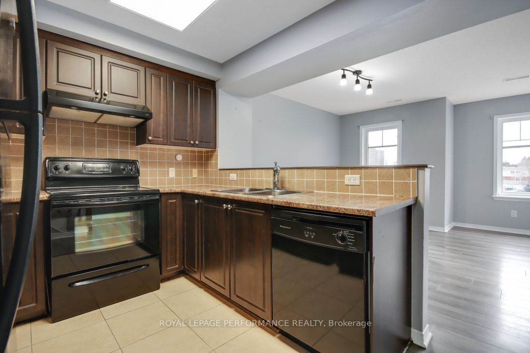 700 Reardon Private, #209