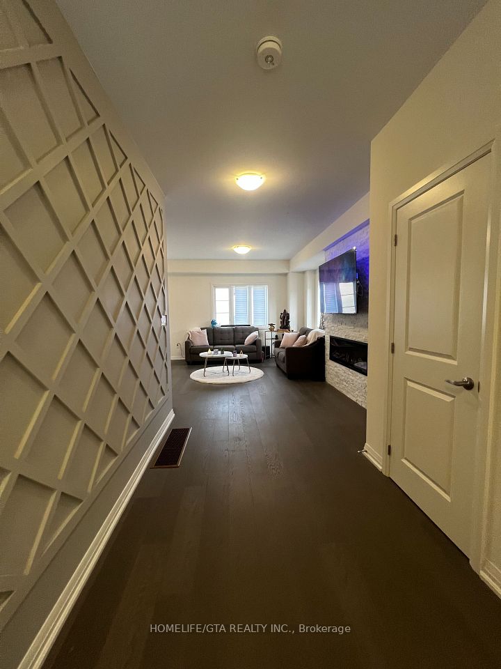 9 Lahey Crescent, Penetanguishene, ON L9M 0W1