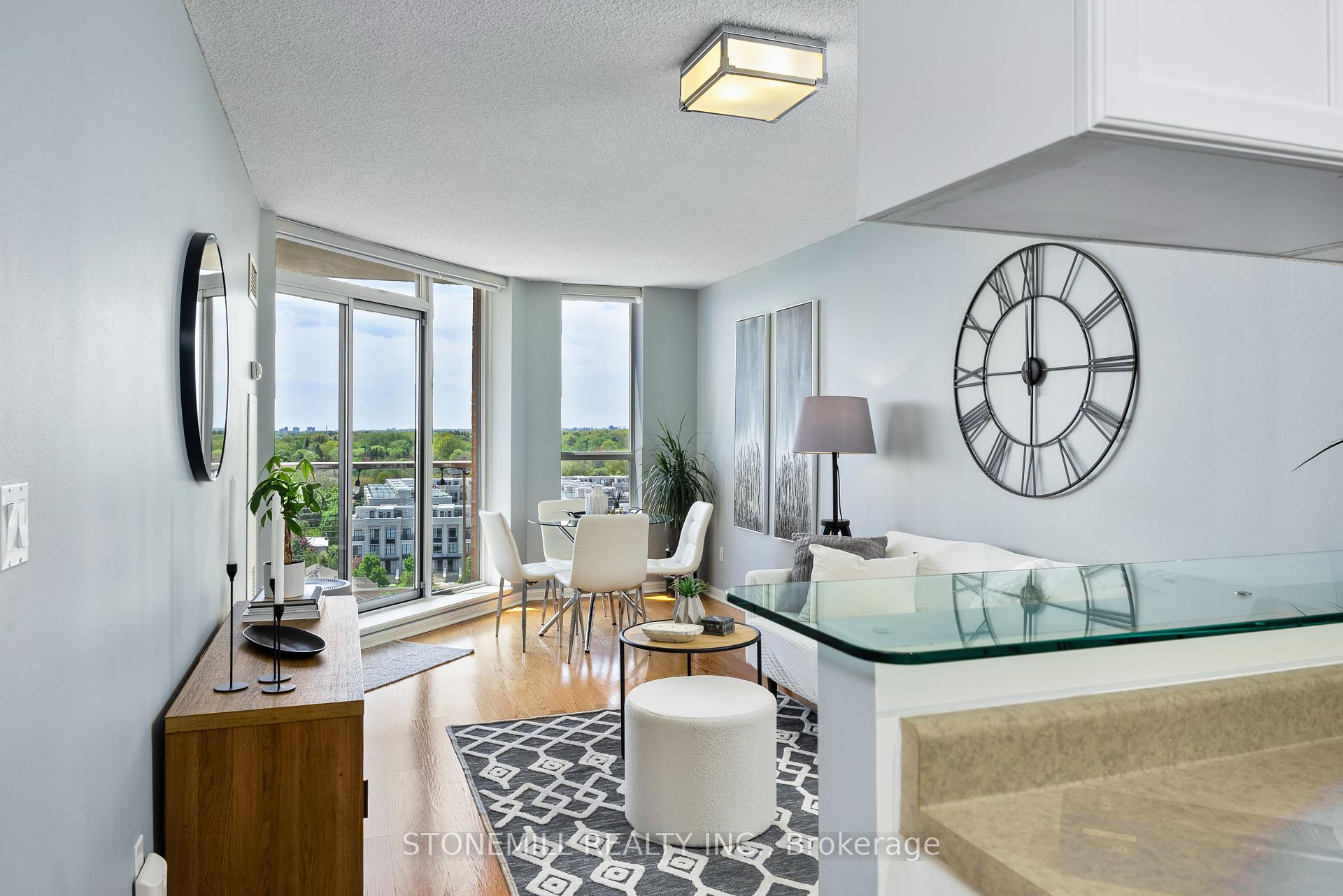 2 Bedrooms Condo at 1150 Parkwest, Mississauga For sale