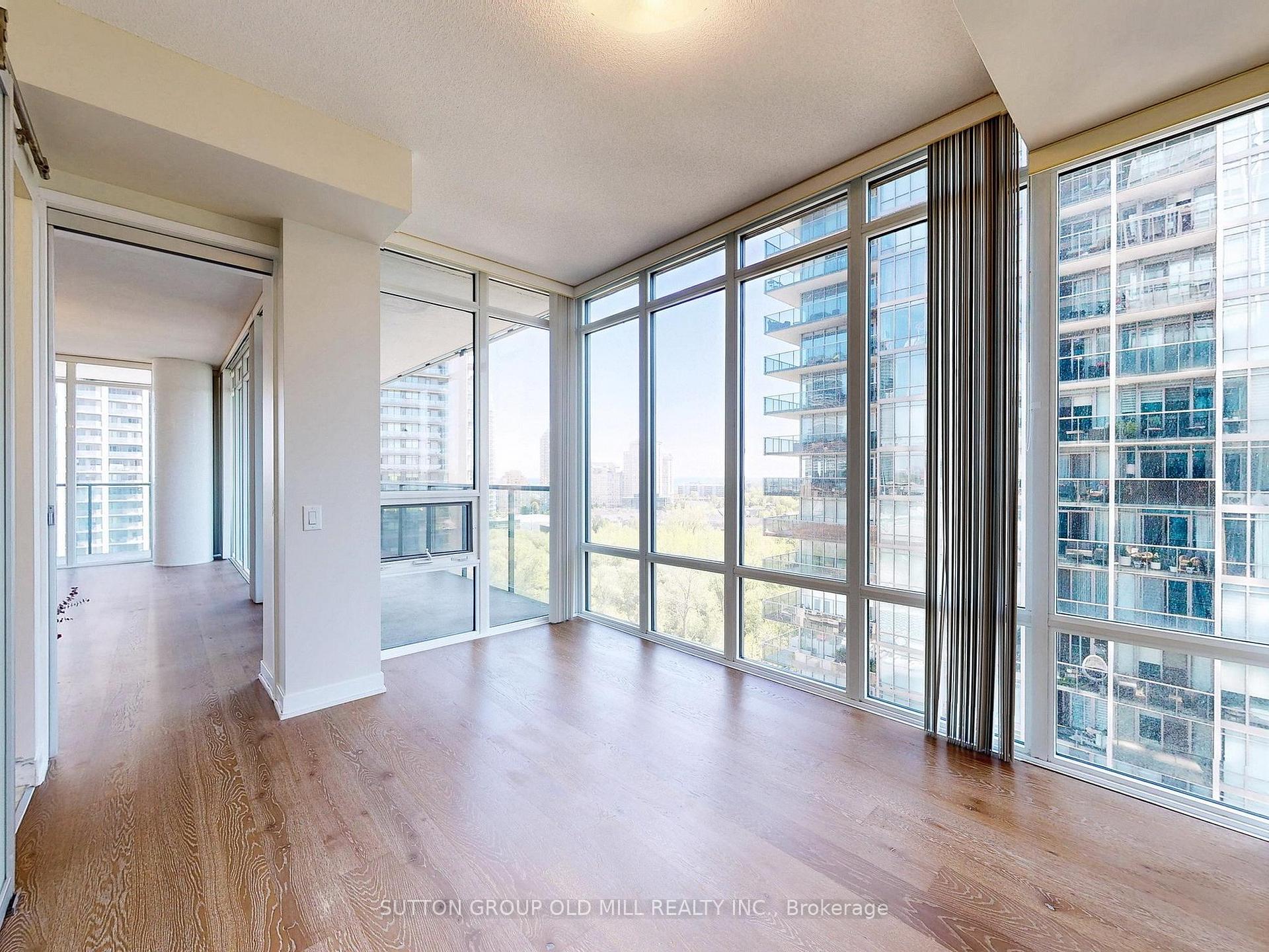 3 Bedrooms Condo at 90 Park Lawn, Toronto For sale