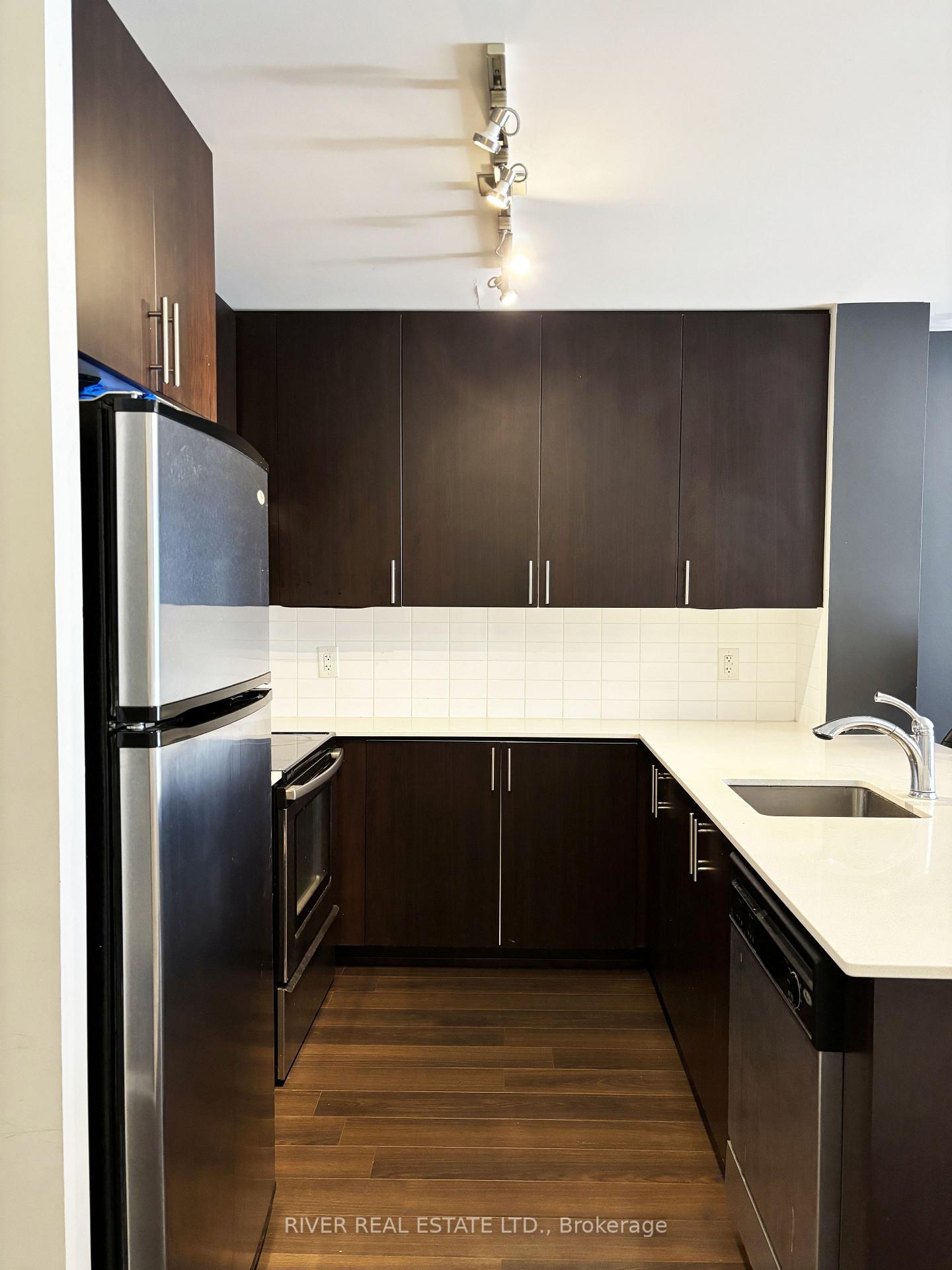 1 Bedroom Condo at 560 Front,  Toronto For sale