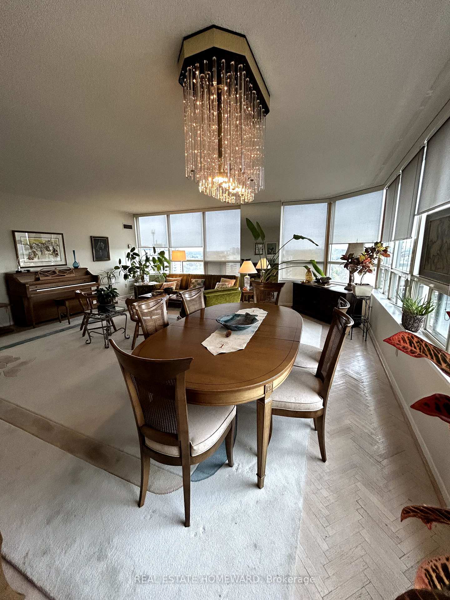 2 Bedrooms Condo at 10 Torresdale,  Toronto For sale