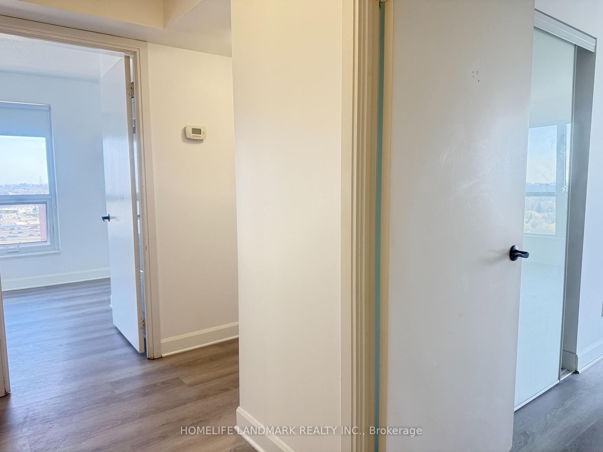 2 Bedrooms Condo at 255 Village Green,  Toronto For sale