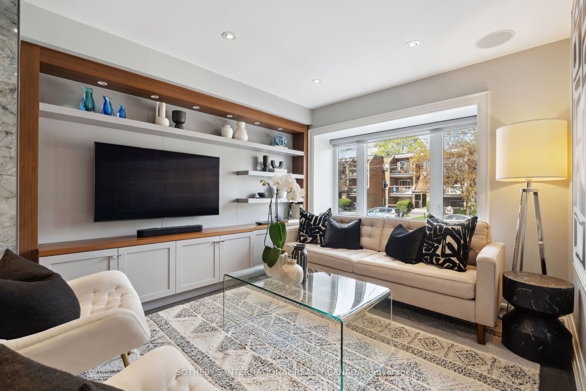 34 Eaton Avenue, Toronto, ON M4J 2Z5