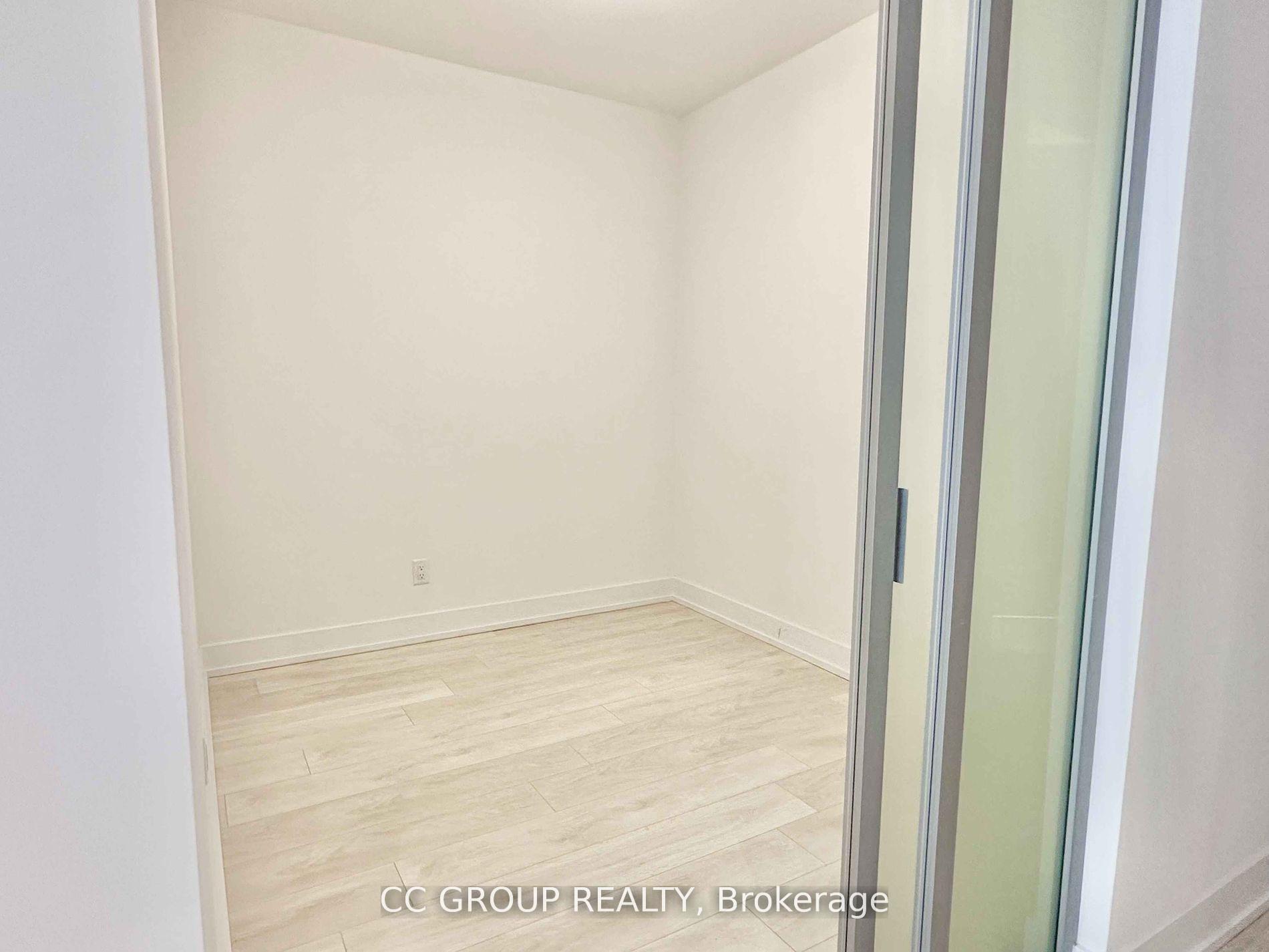 2 Bedrooms Condo at 25 Adra Grado, Toronto For sale