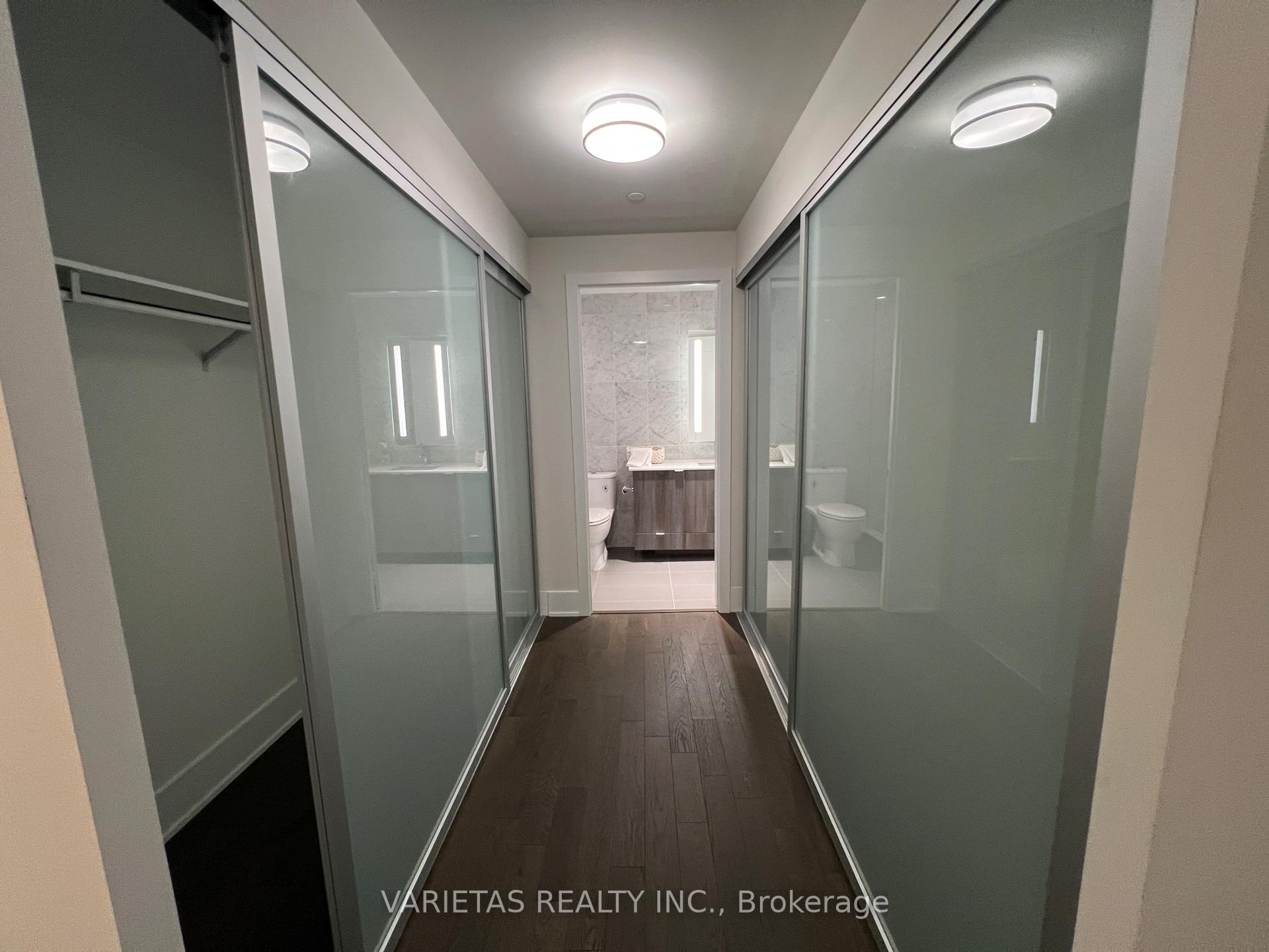 3 Bedrooms Condo at 585 Bloor, Toronto For sale