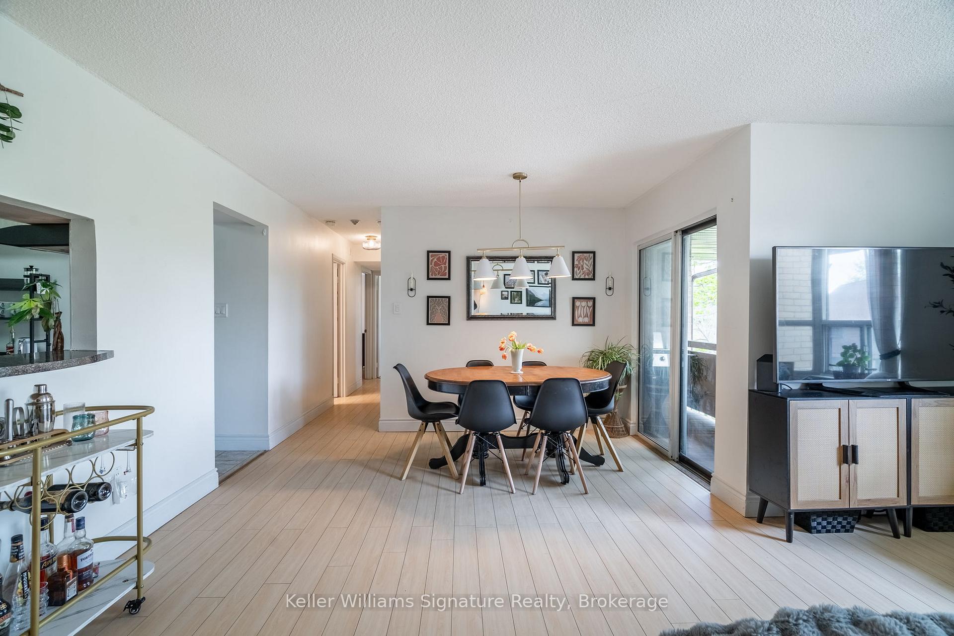 3 Bedrooms Condo at 3835 Lake Shore, Toronto For sale