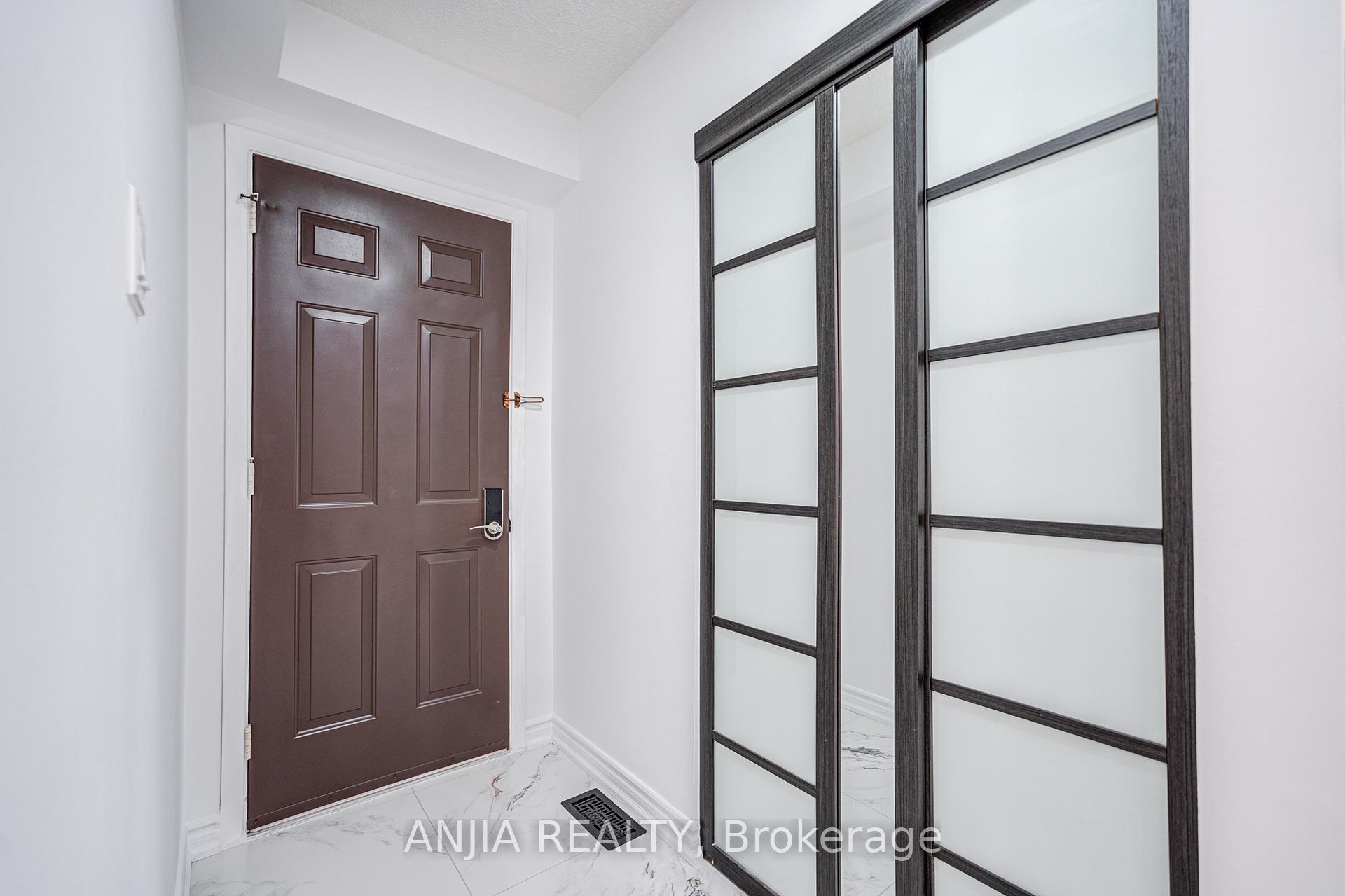 4 Bedrooms Condo at 95 Rock Fern, Toronto For sale