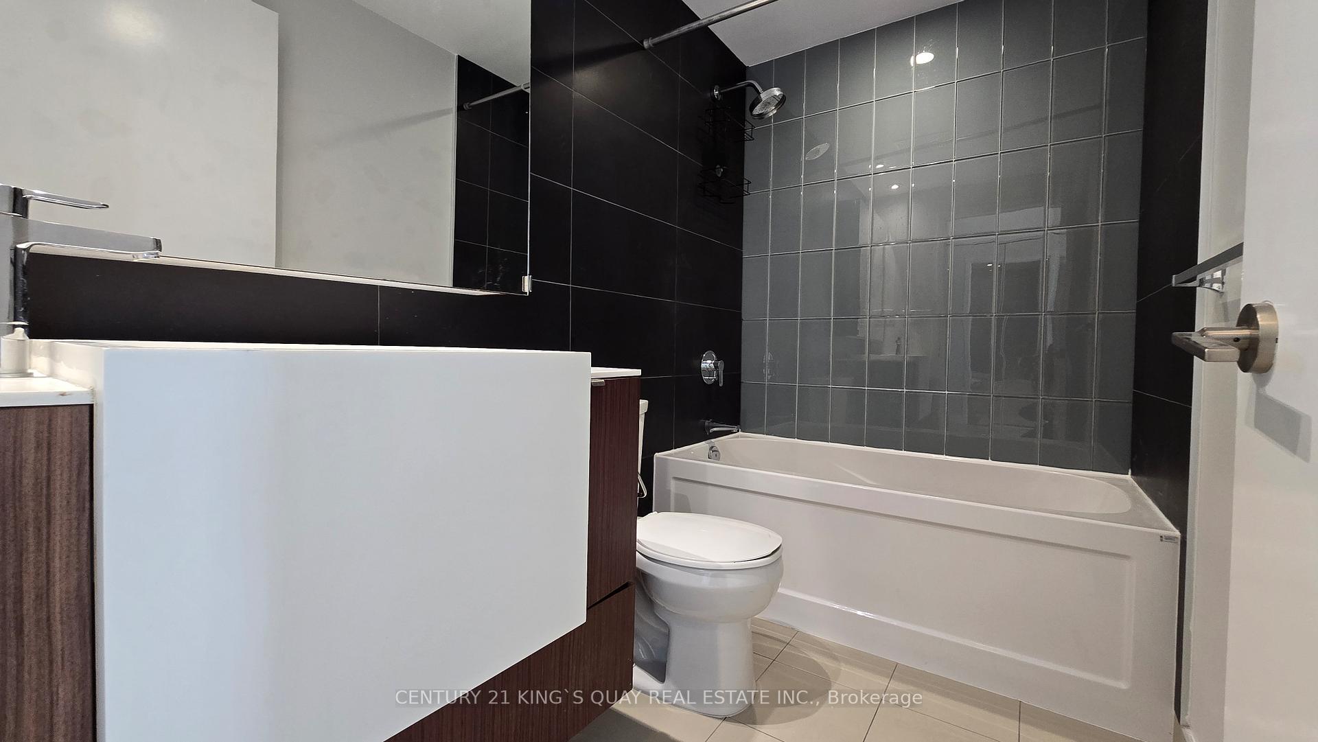 2 Bedrooms Condo at 21 Iceboat, Toronto For sale