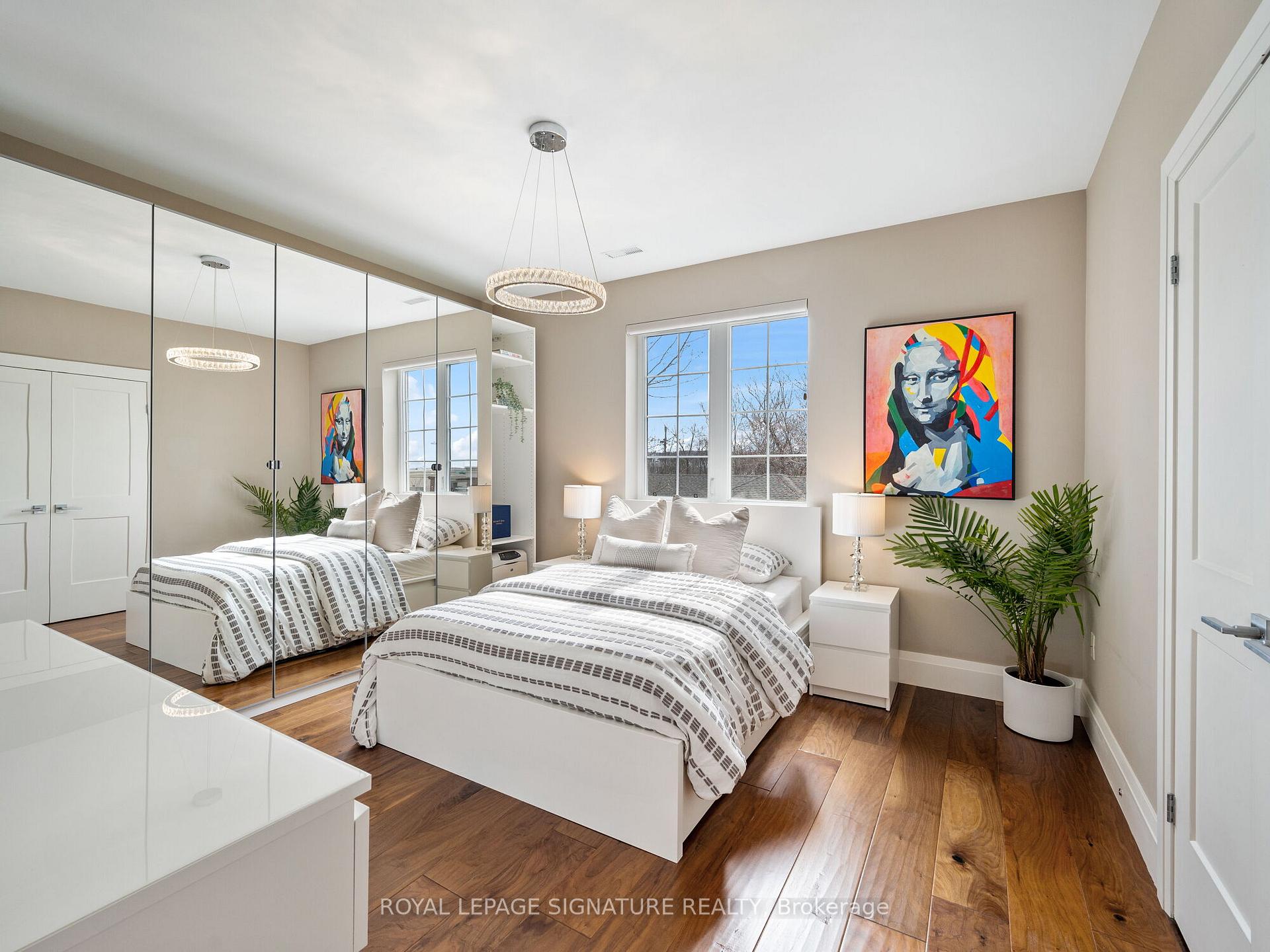 3 Bedrooms Condo at 484 Millen,  Hamilton For sale