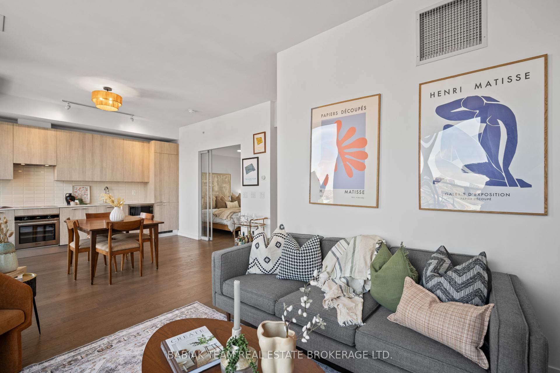 2 Bedrooms Condo at 530 Indian,  Toronto For sale