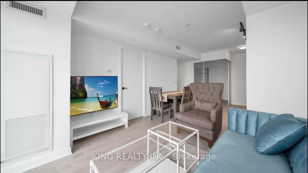 3 Bedrooms Condo at 36 Zorra,  Toronto For sale