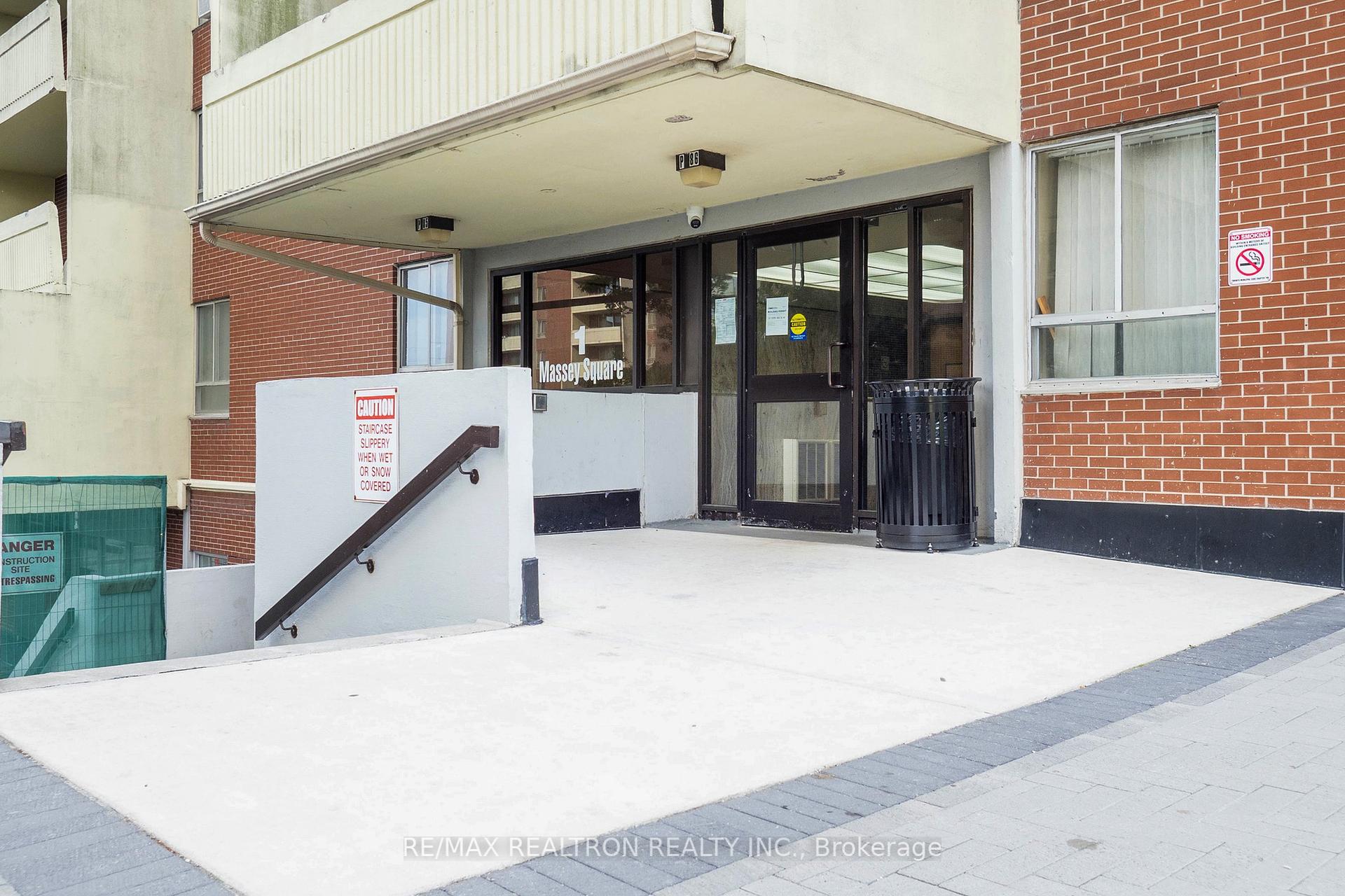 3 Bedrooms Condo at 1 Massey, Toronto For sale