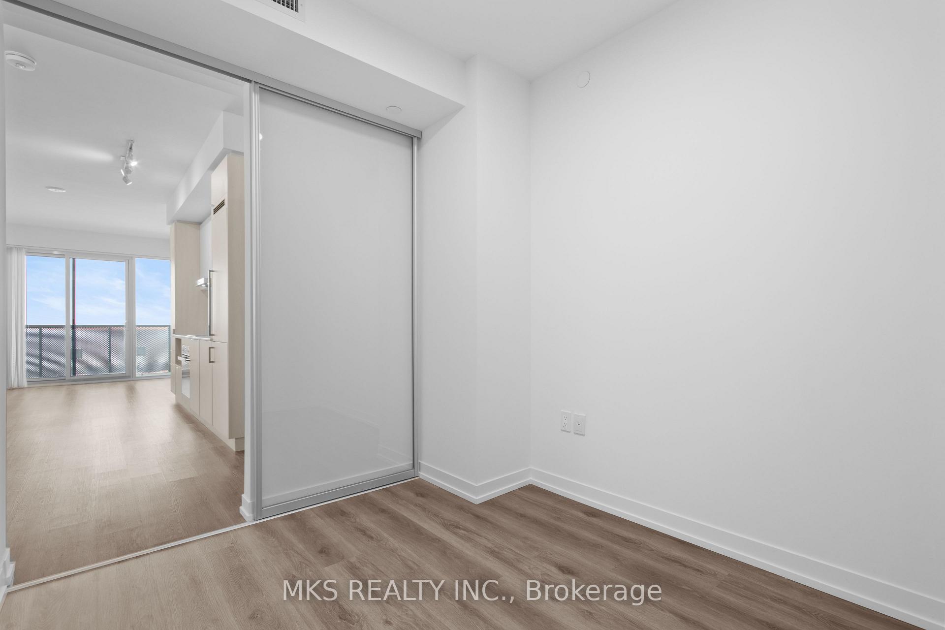 3 Bedrooms Condo at 138 Downes,  Toronto For sale