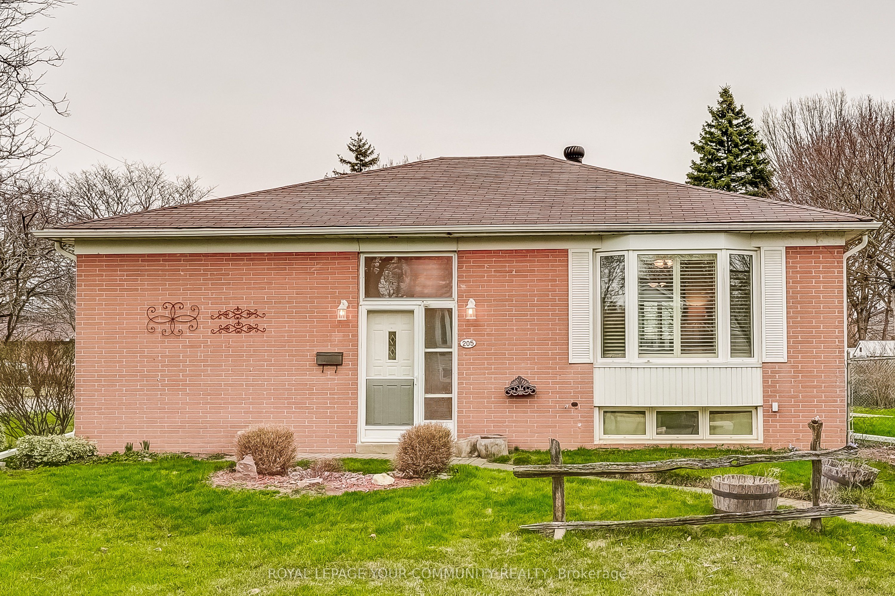 205 Alverna Road, Richmond Hill, ON L4C 3M6