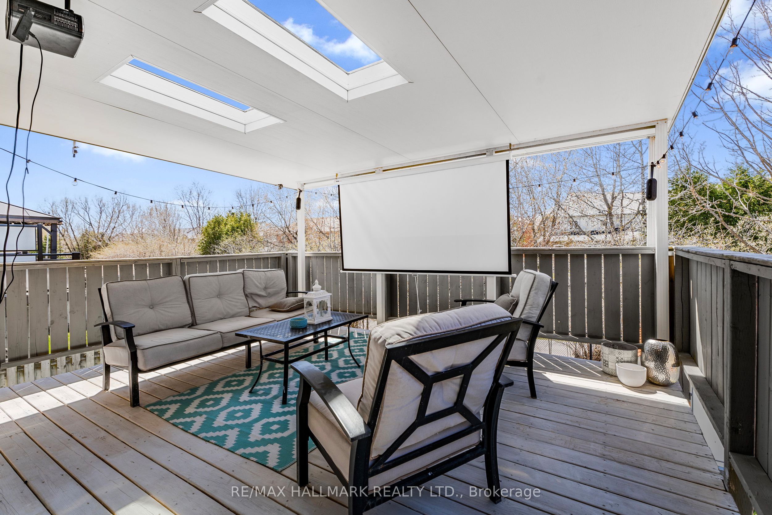 8 Arnold Crescent