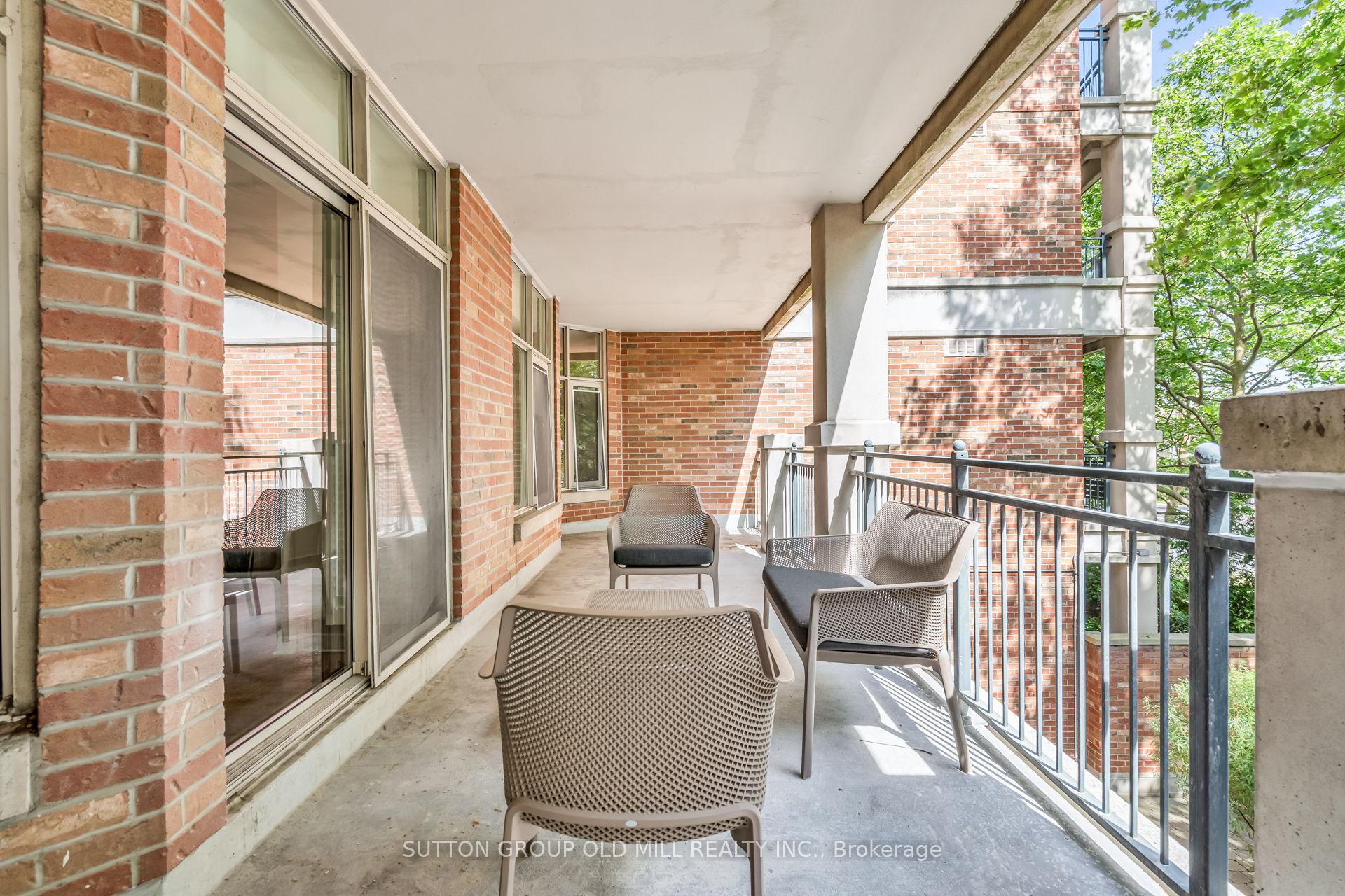 3 Bedrooms Condo at 10 Old Mill, Toronto For sale