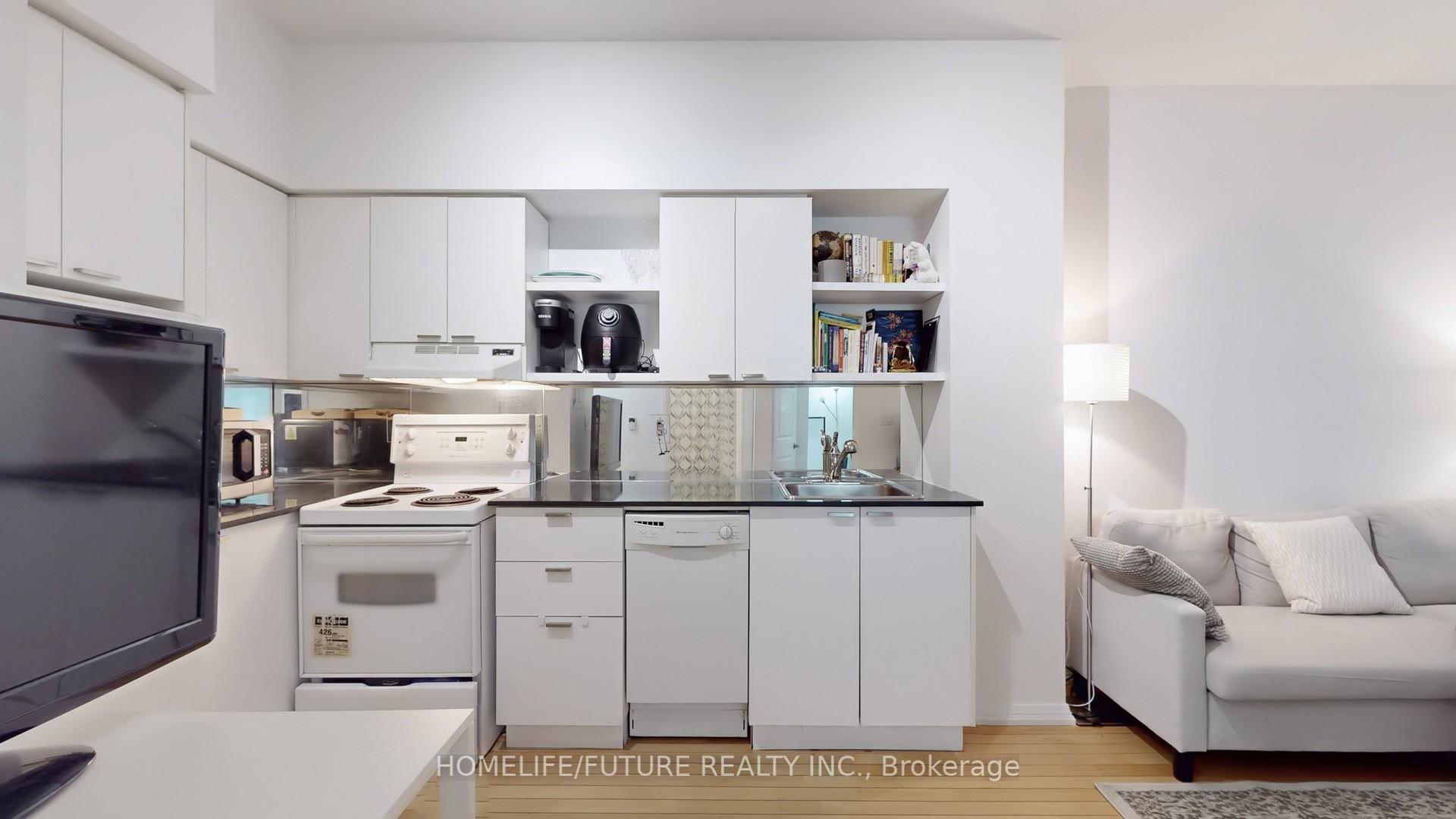1 Bedroom Condo at 35 Hayden, Toronto For sale