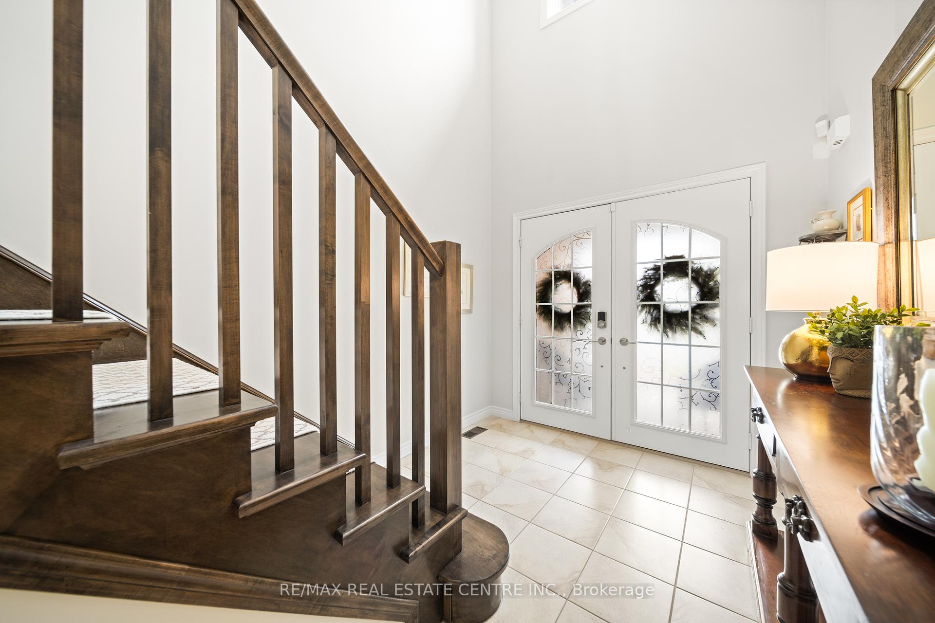 3 Bedrooms Condo at 441 Stonehenge, Hamilton For sale