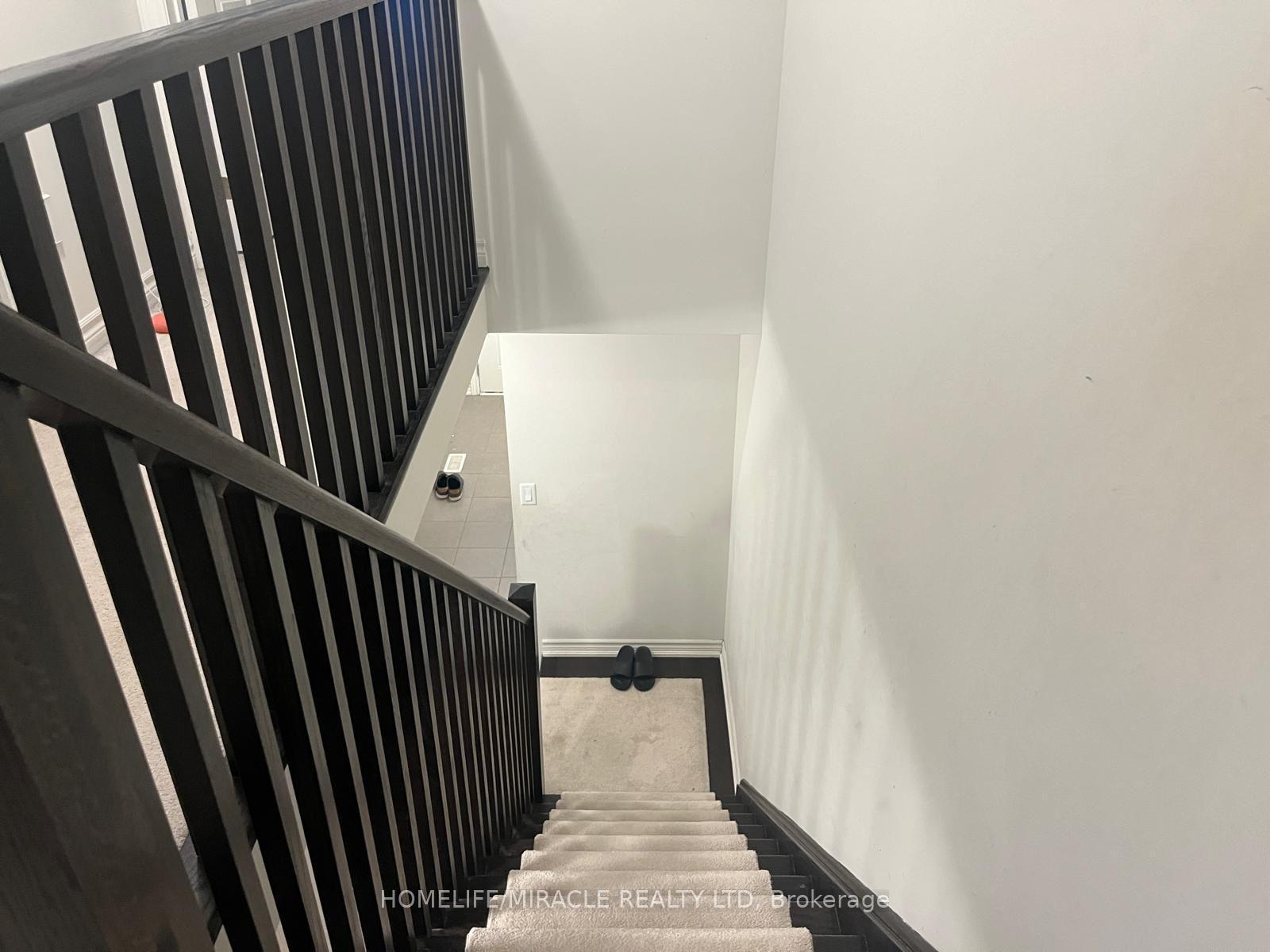 3 Bedrooms Condo at 5060 Harvard, Mississauga For sale