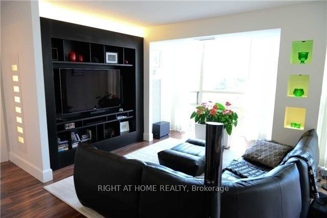 50 Eglinton