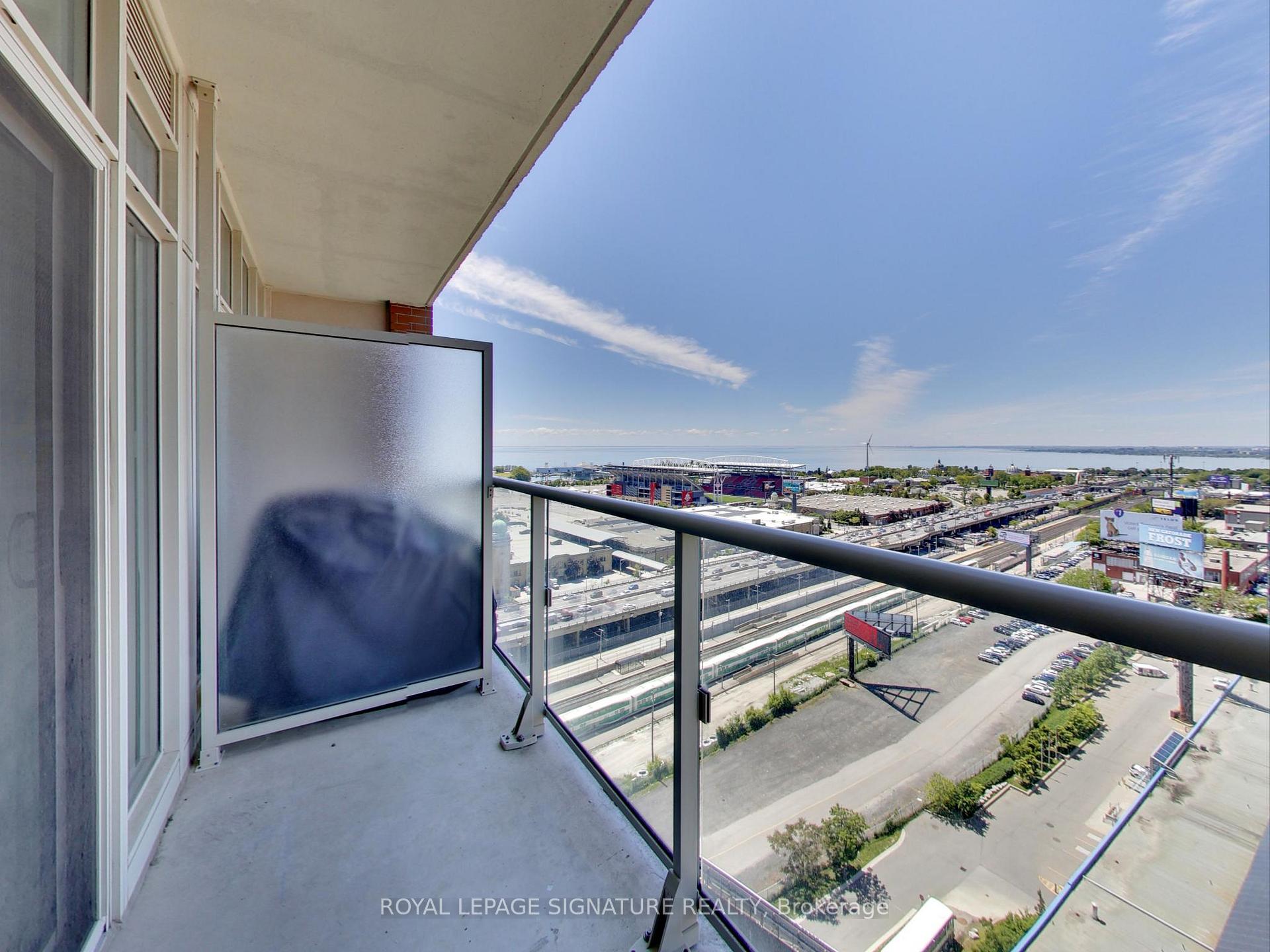 3 Bedrooms Condo at 85 East Liberty, Toronto For sale