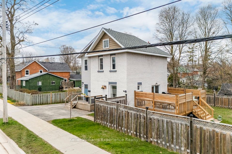 454 Colborne