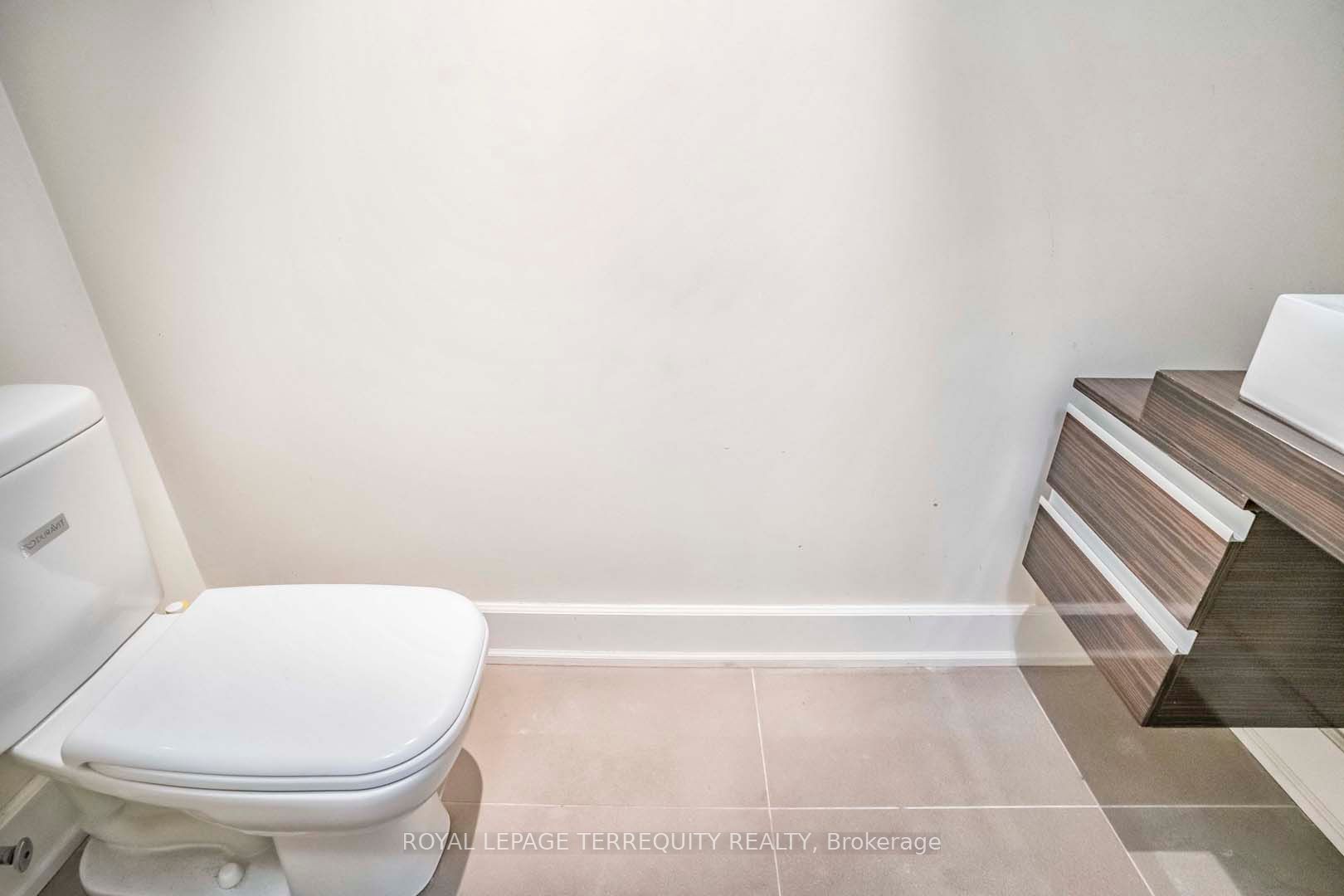 676 Sheppard Avenue E, #607