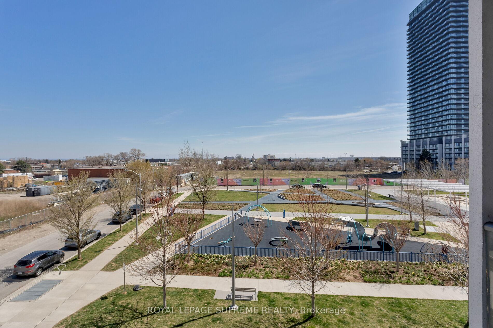 2 Bedrooms Condo at 17 Zorra,  Toronto For sale
