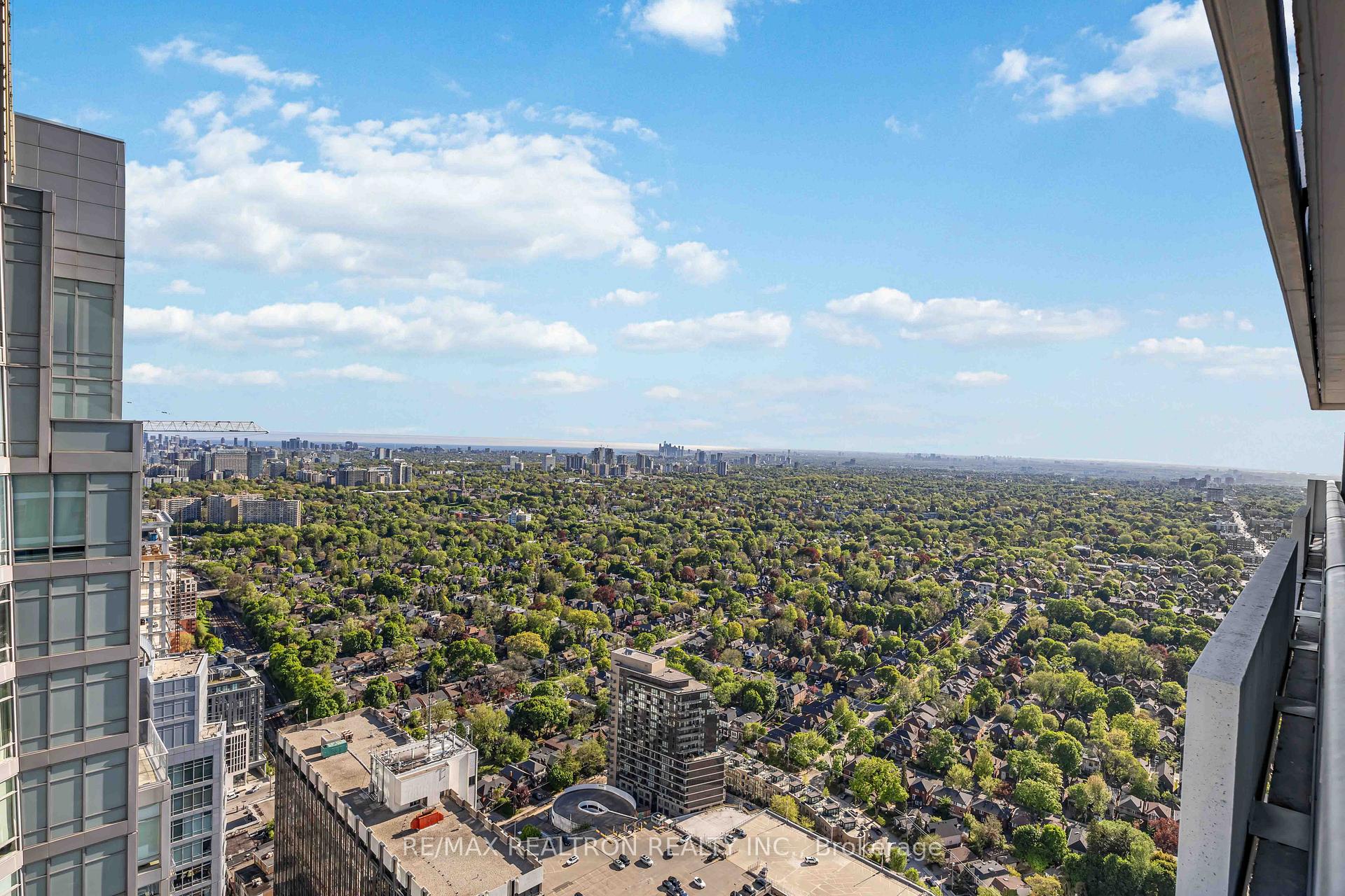 1 Bedroom Condo at 2221 Yonge, Toronto For sale