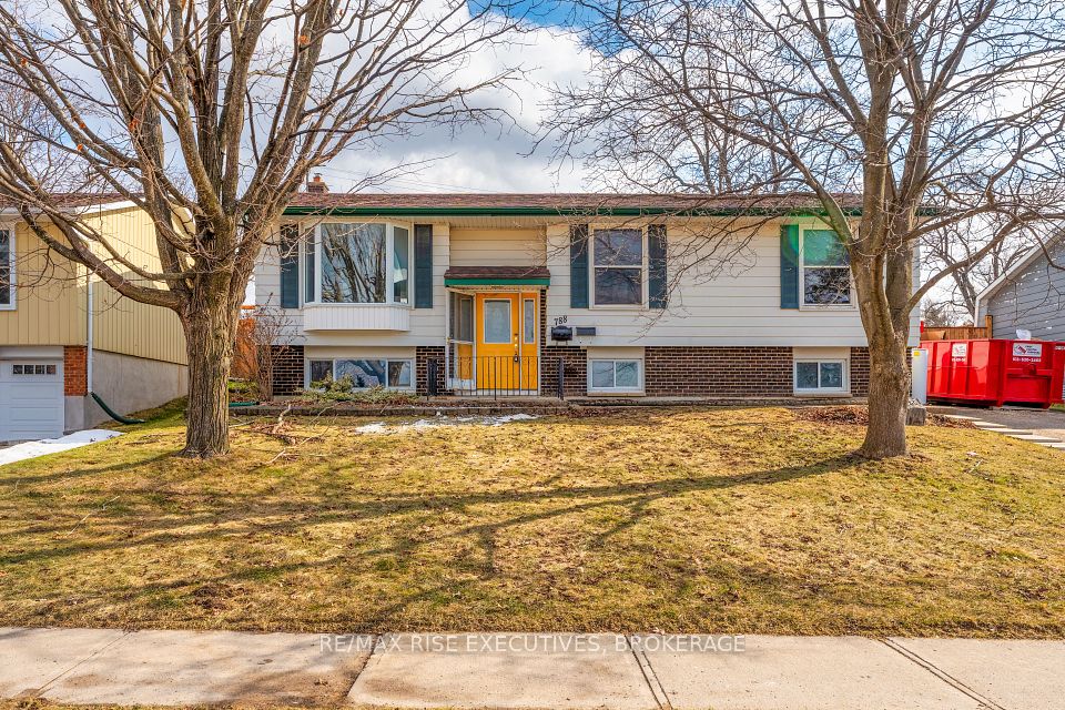 #1 - 788 HILLSIDE Drive, Kingston, ON K7M 5Y8