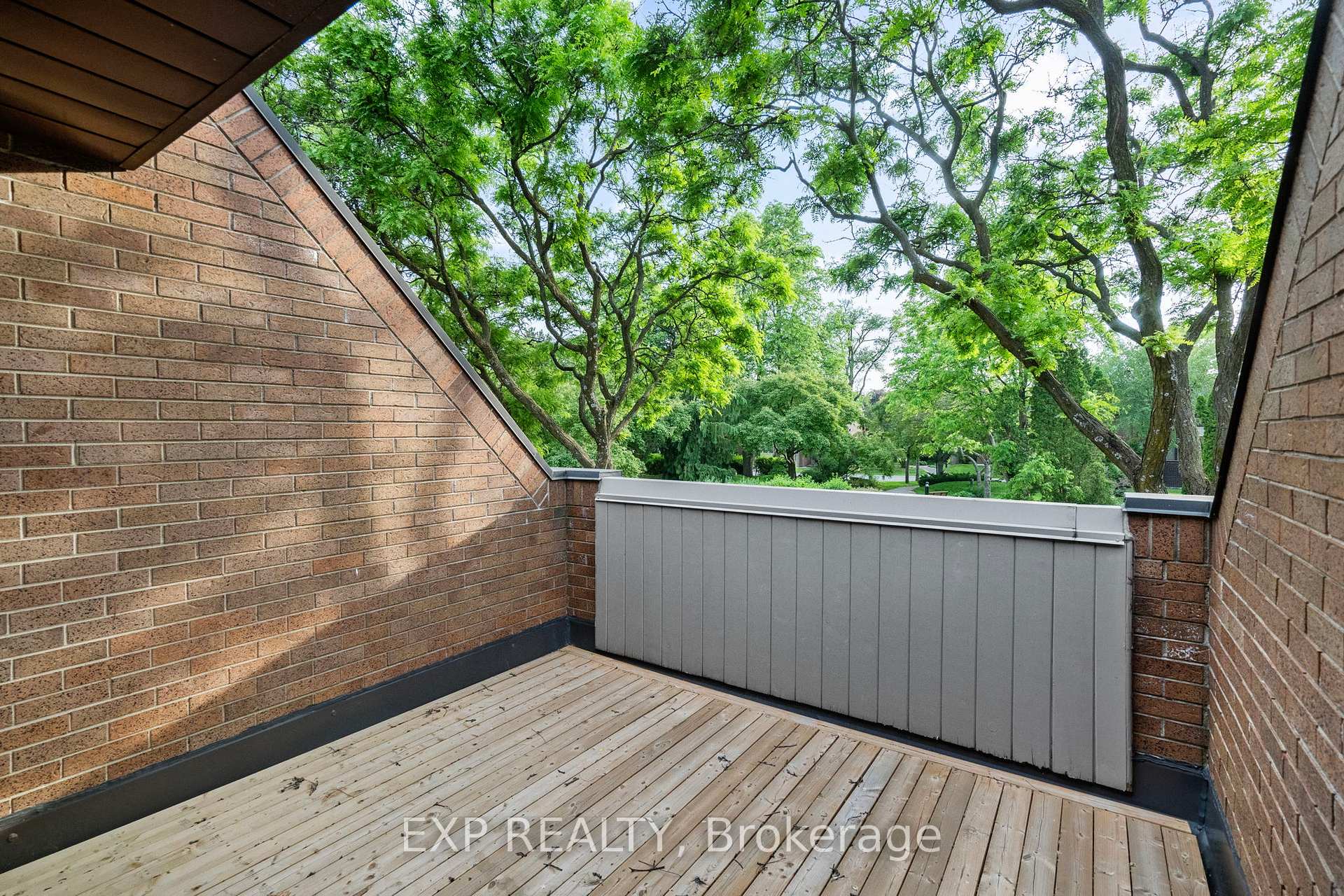 3 Bedrooms Condo at 108 Flaming Rose, Toronto For sale