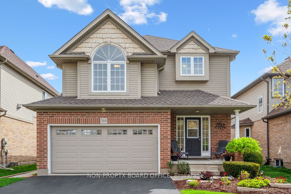 768 Shediac Crescent