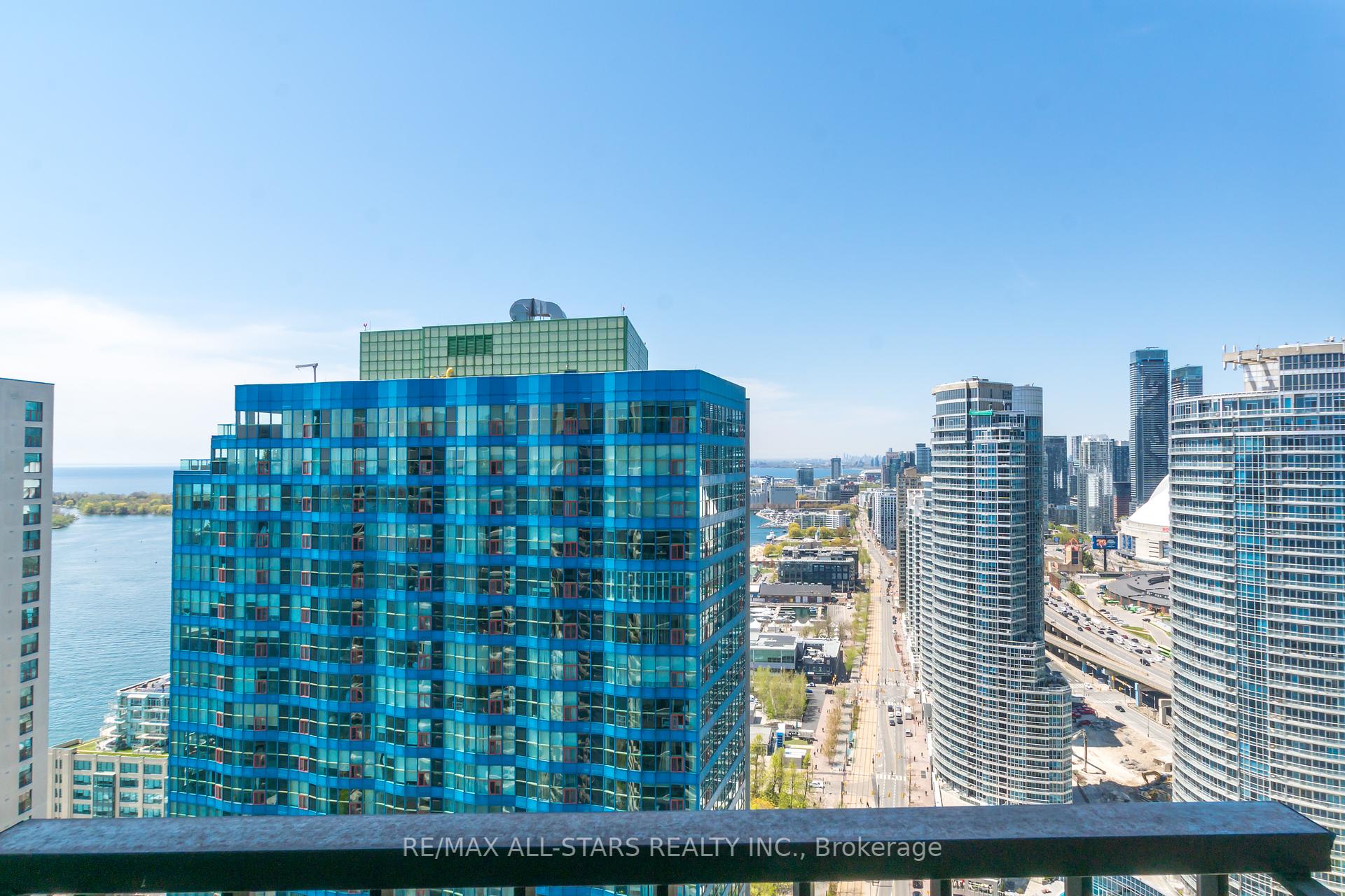 1 Bedroom Condo at 55 Harbour, Toronto For sale