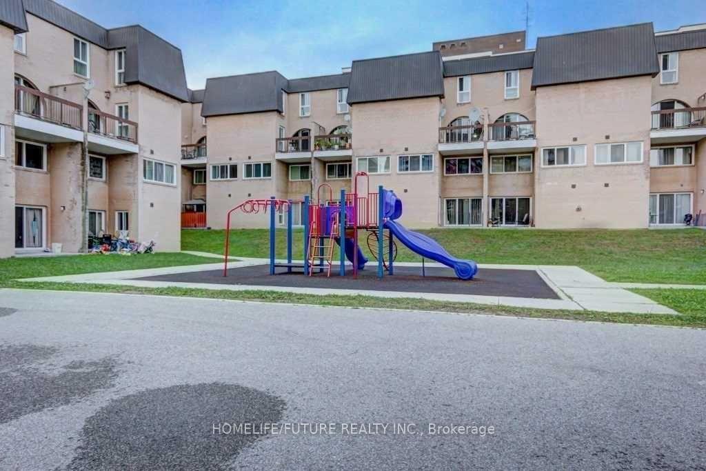 5 Bedrooms Condo at 100 Mornelle, Toronto For sale
