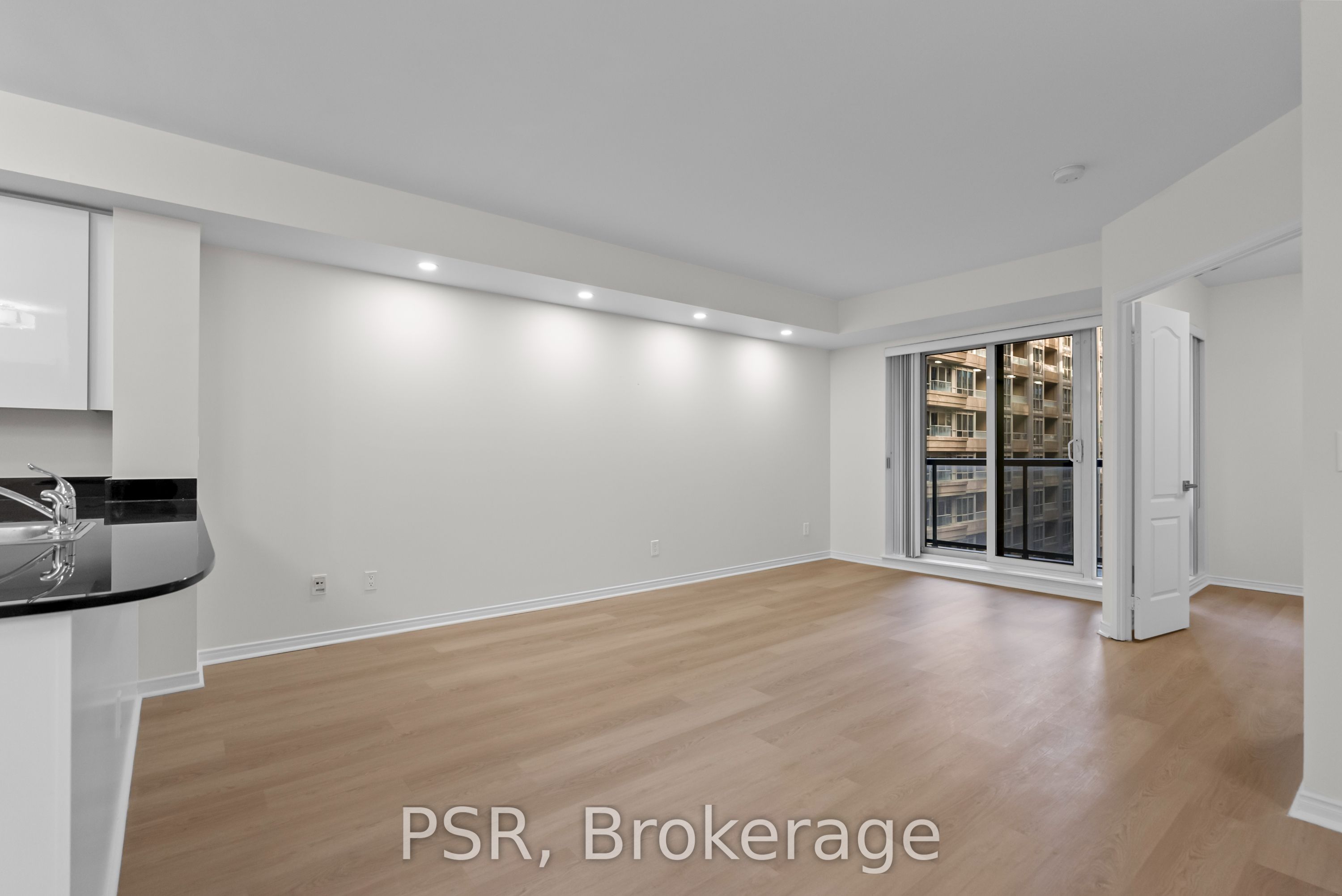 50 John Street, #822