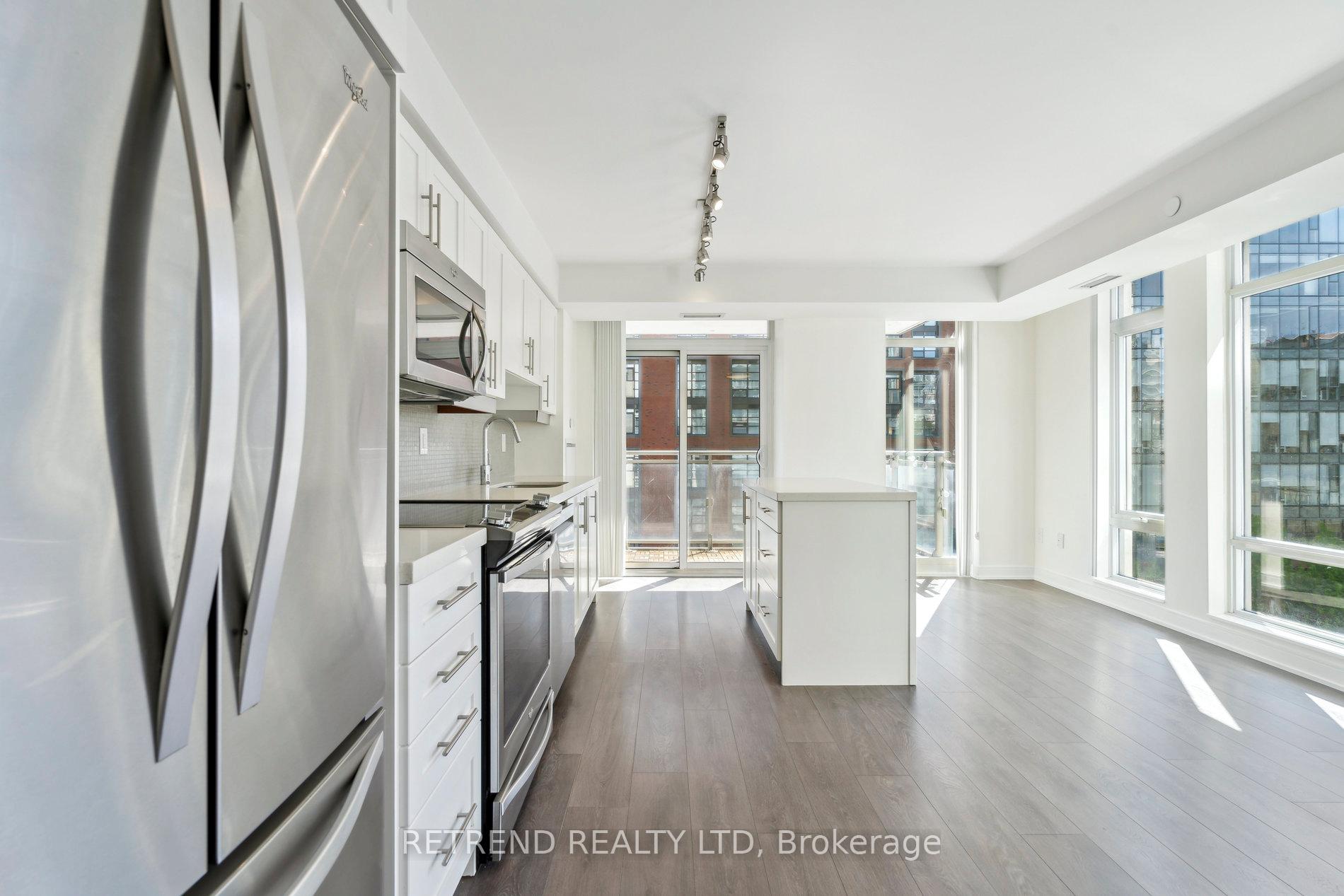 3 Bedrooms Condo at 525 Adelaide, Toronto For sale