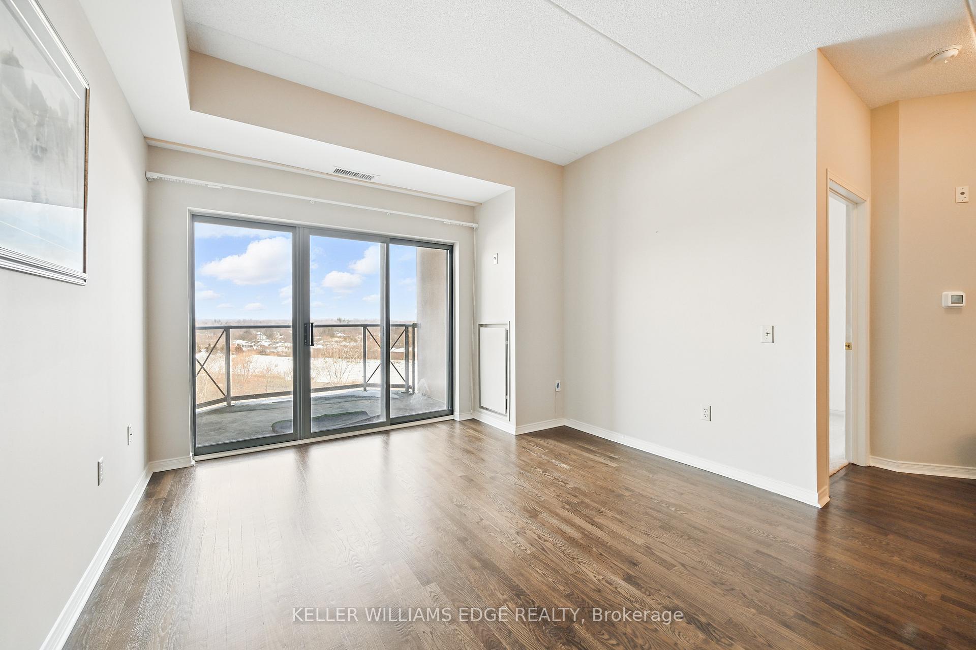 2 Bedrooms Condo at 2085 Amherst Heights,  Burlington For sale