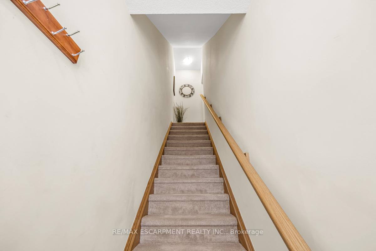 2 Bedrooms Condo at 383 Dundas,  Hamilton For sale